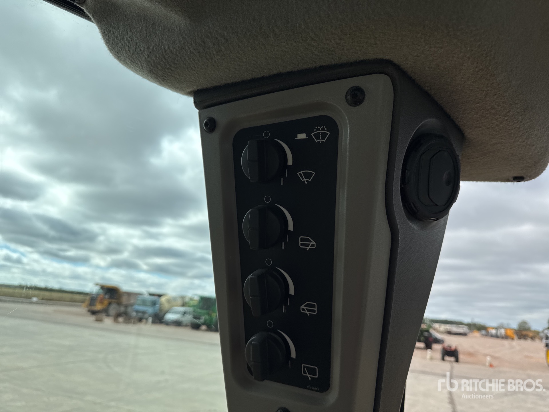 2021 Caterpillar D6 LGP
