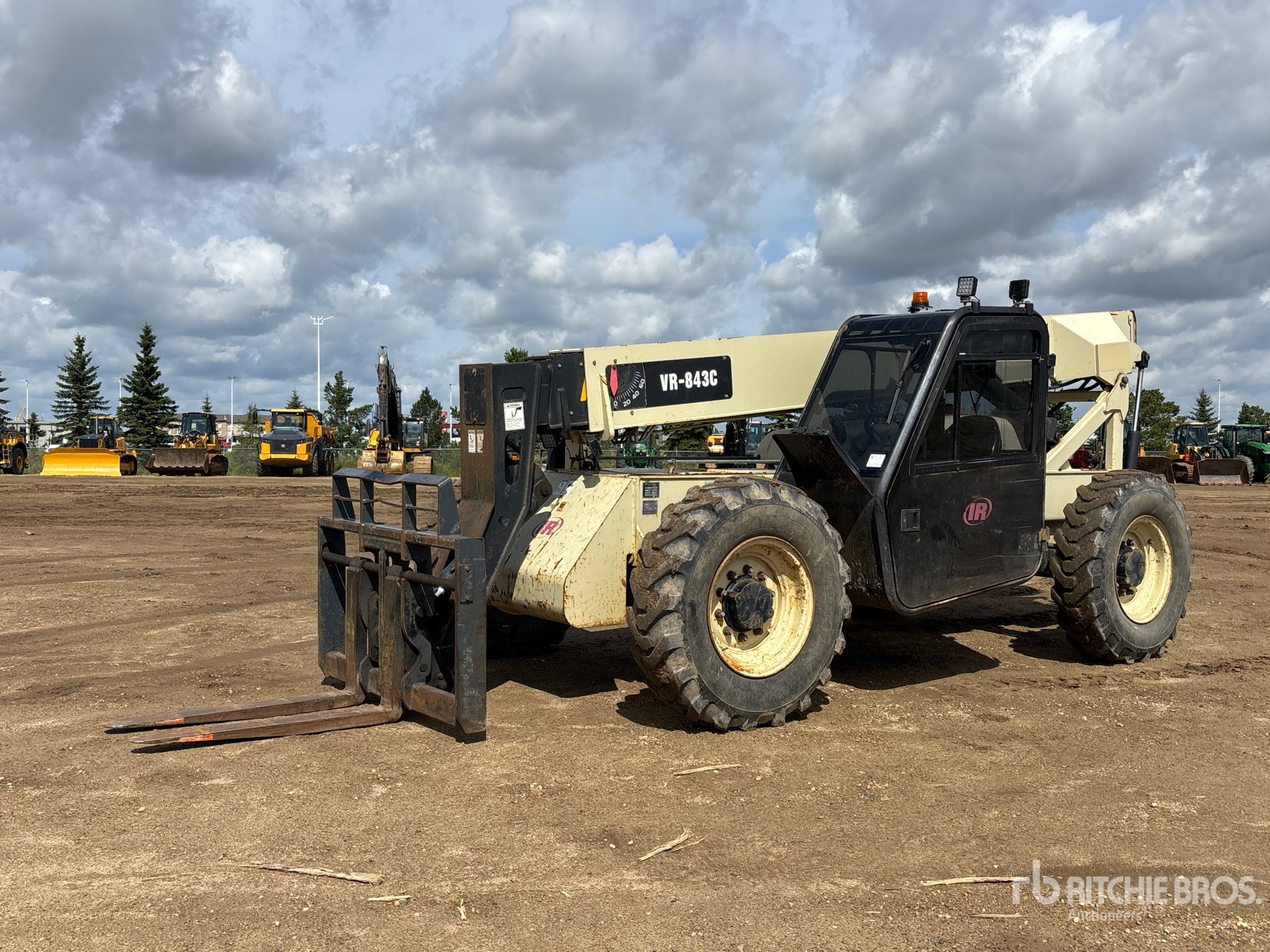 Photo of 2005 Ingersoll Rand VR-843C