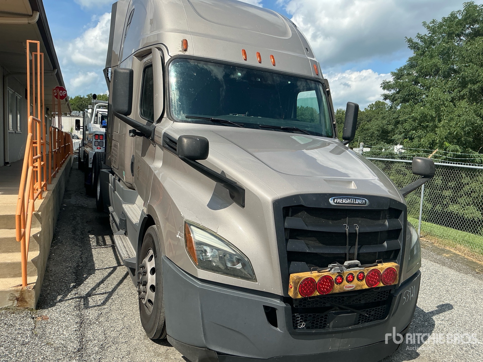 2022 Freightliner CASCADIA 126