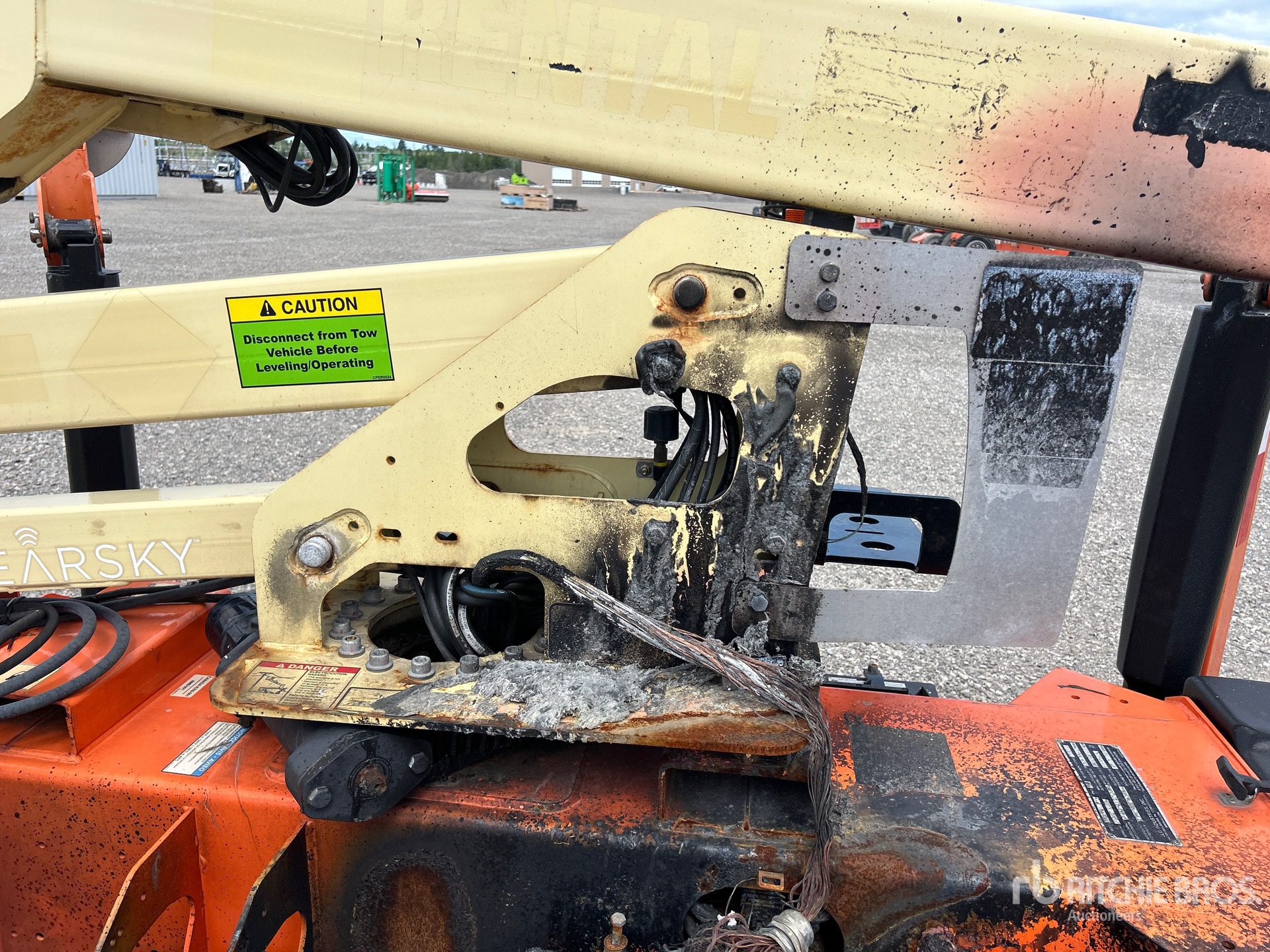 2021 JLG T350