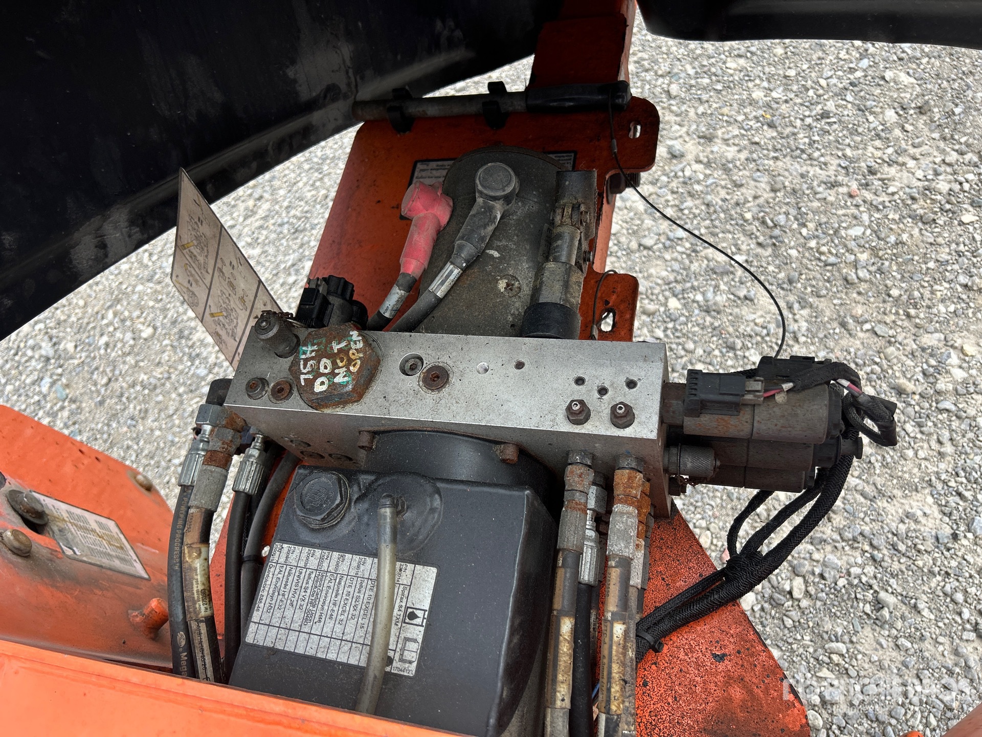 2021 JLG T350