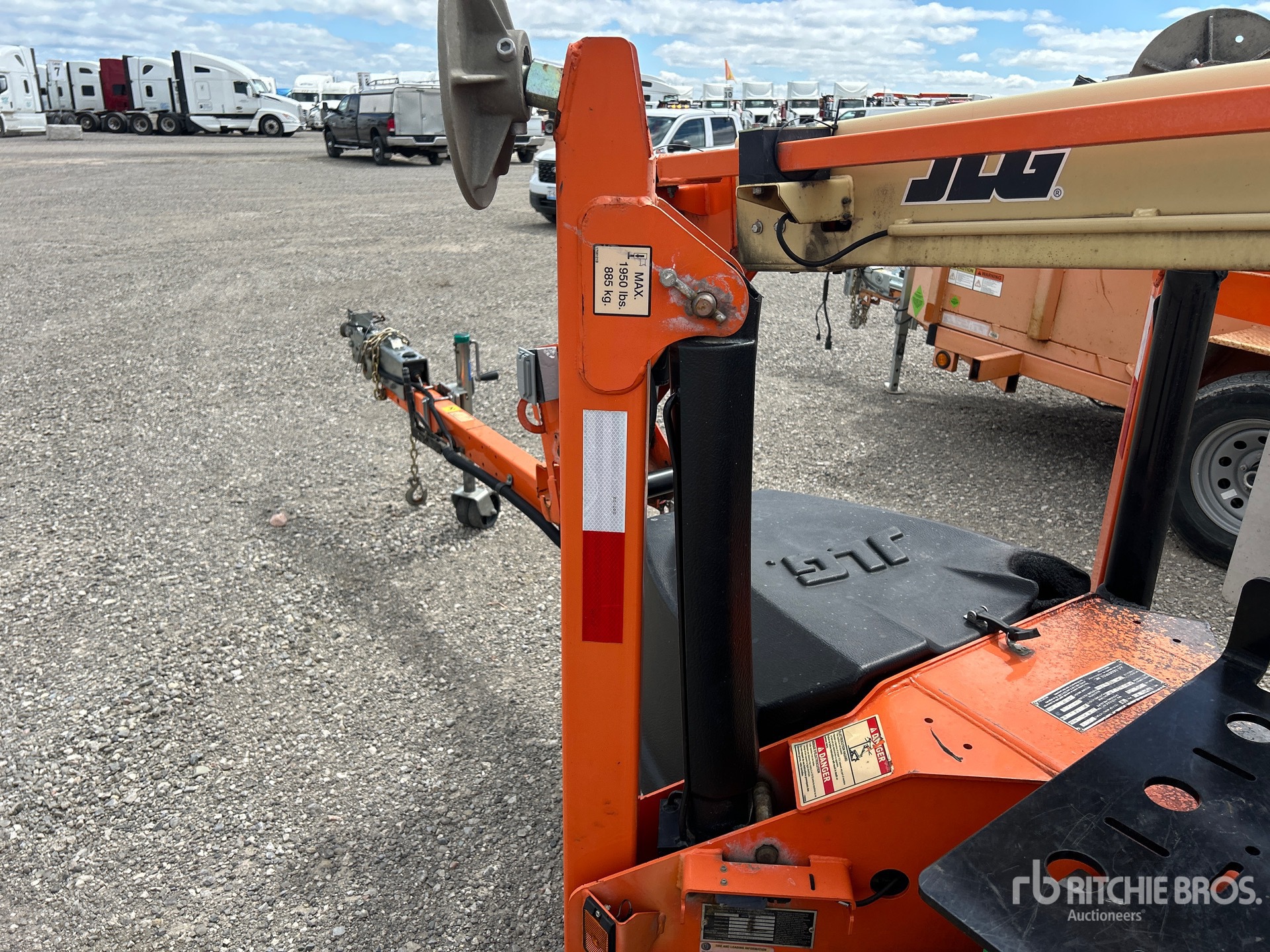 2021 JLG T350