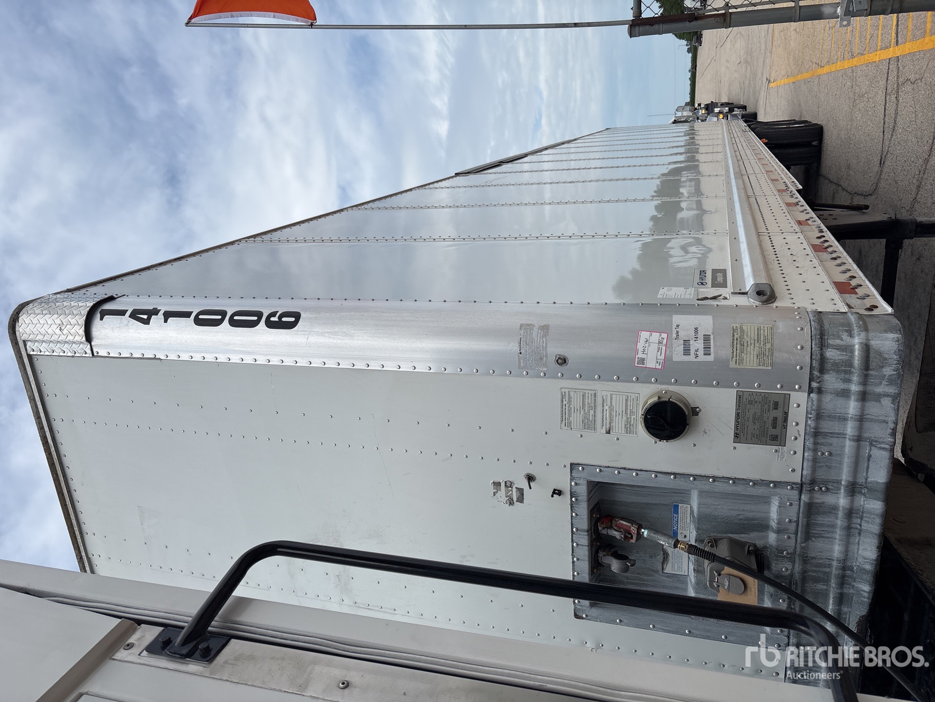 2020 Hyundai 53 FT T/A