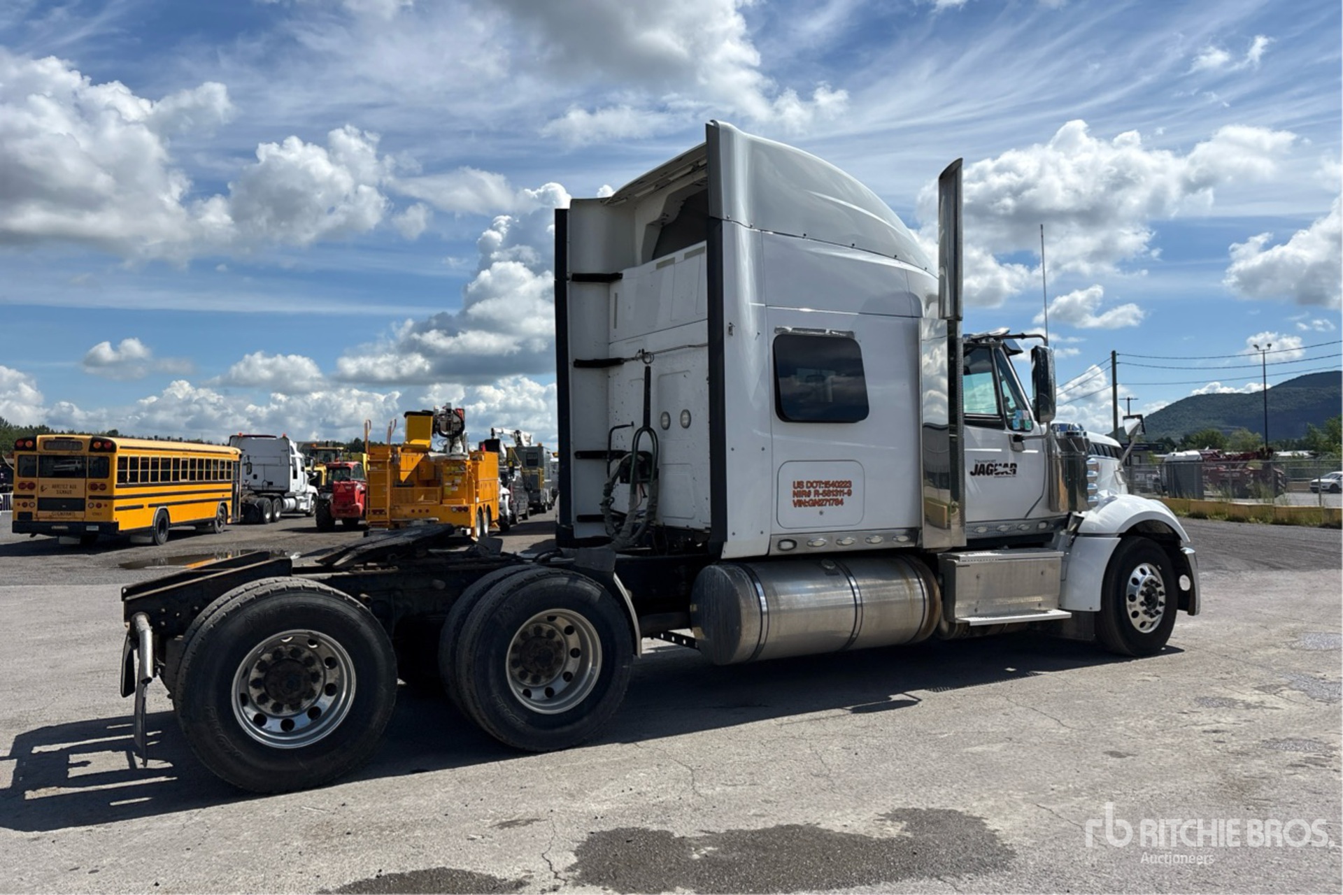 2016 International LONESTAR