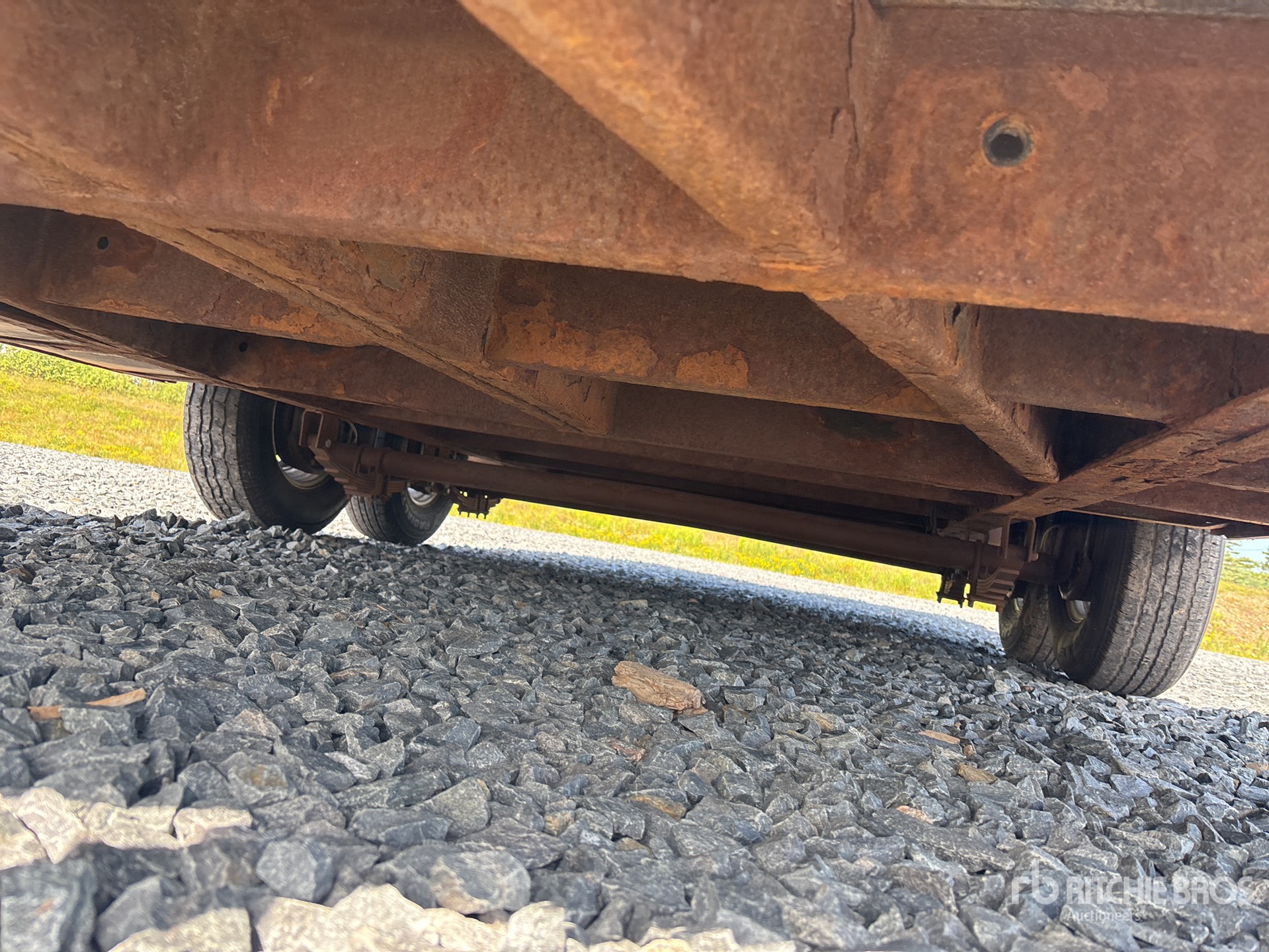 2014 United Trailers 14 ft T/A