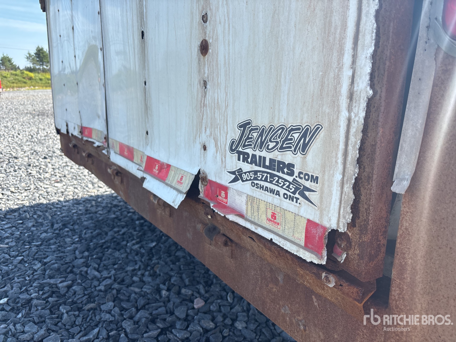 2014 United Trailers 14 ft T/A