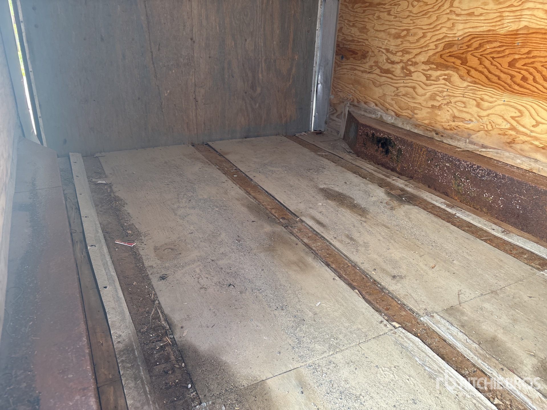 2014 United Trailers 14 ft T/A