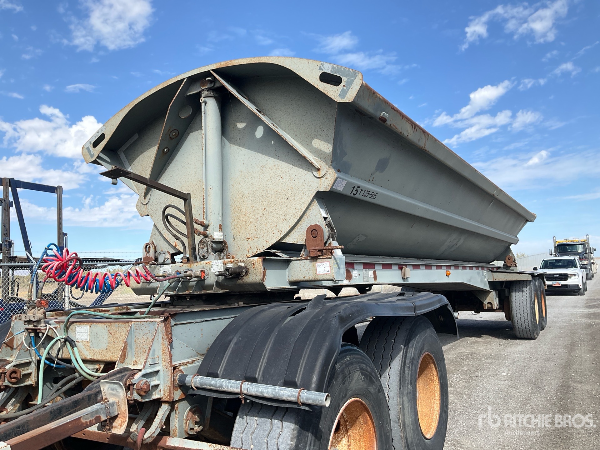 Photo of 2005 Smithco 33 ft T/A