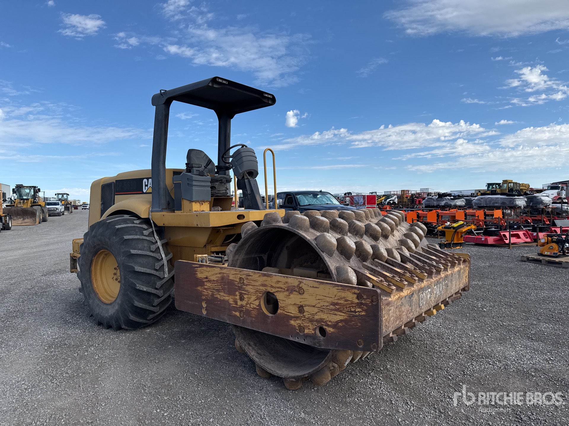 2000 Caterpillar CP-563D