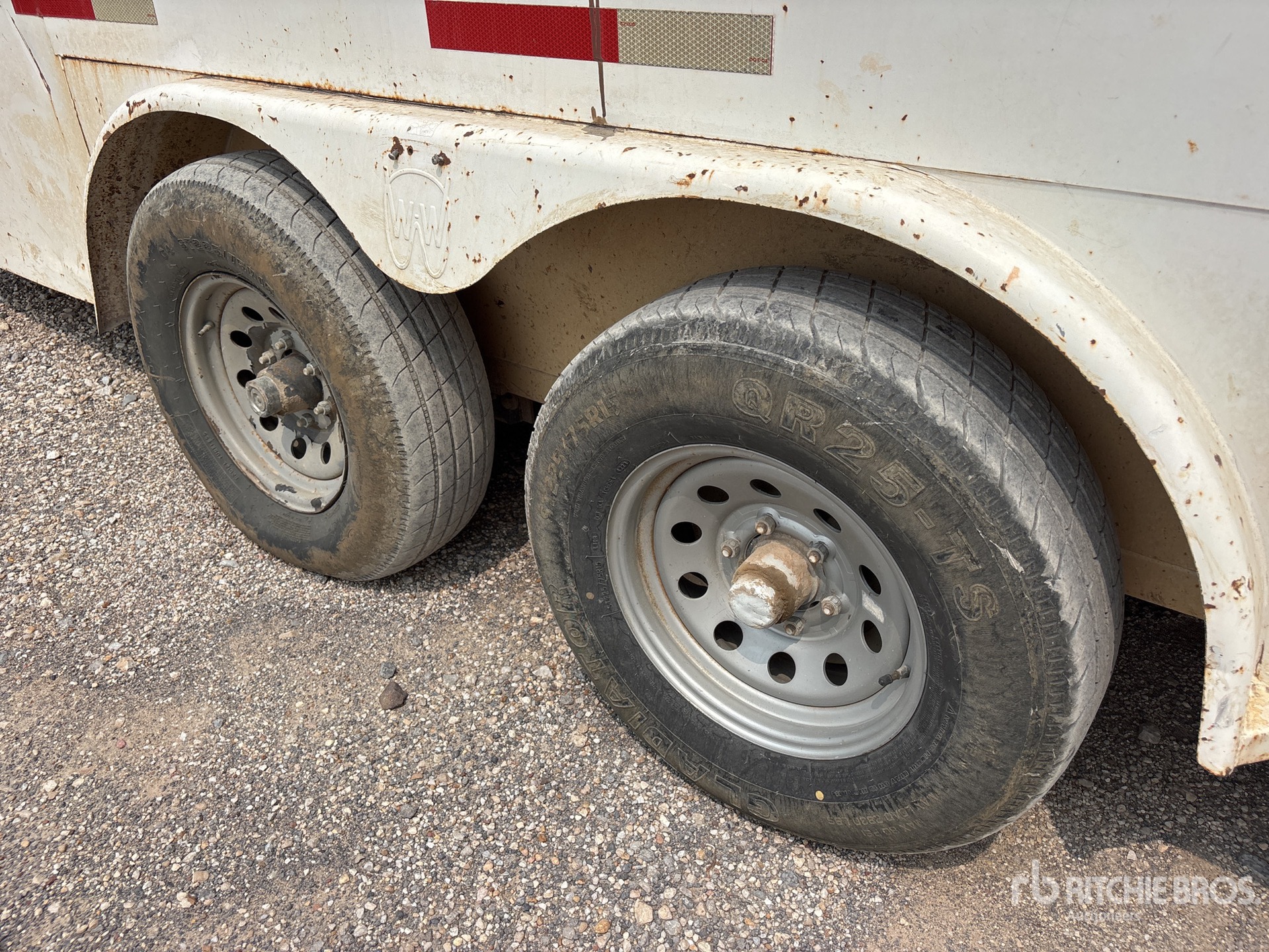 2009 W-W Trailer 16 FT T/A