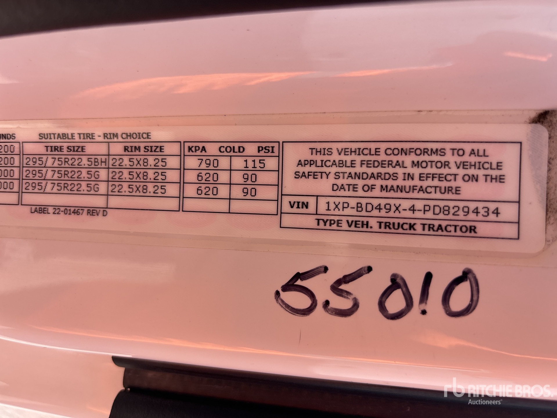 2023 Peterbilt 579