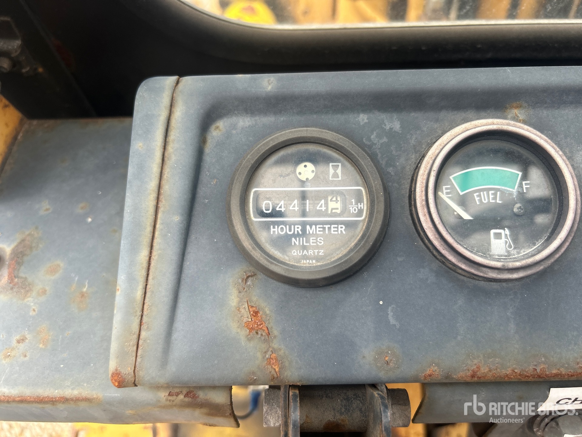 Komatsu FG407T-4