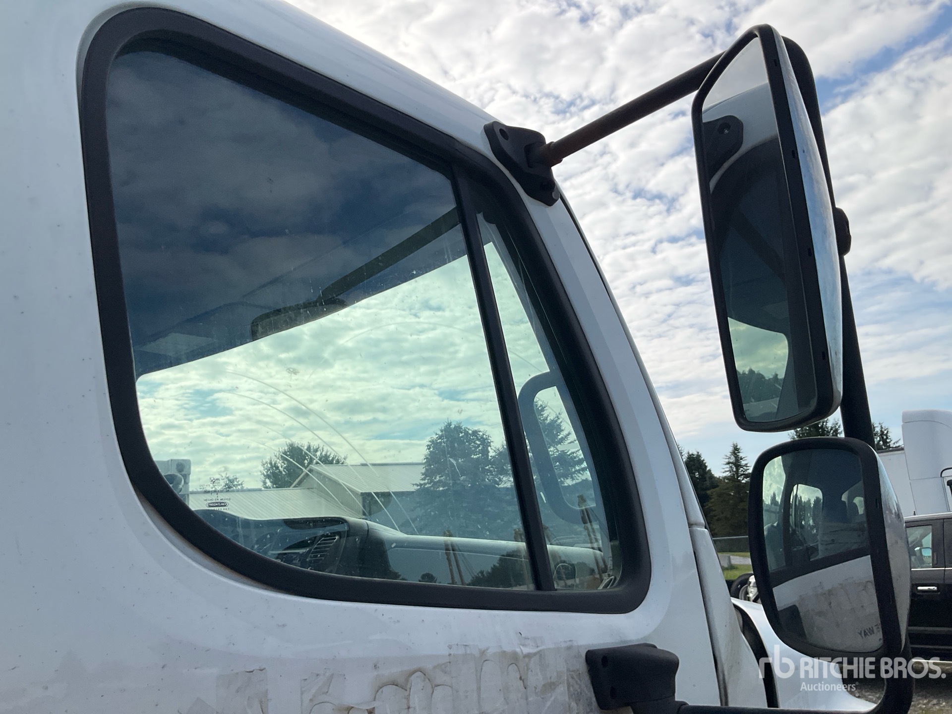 2018 Freightliner M2 106
