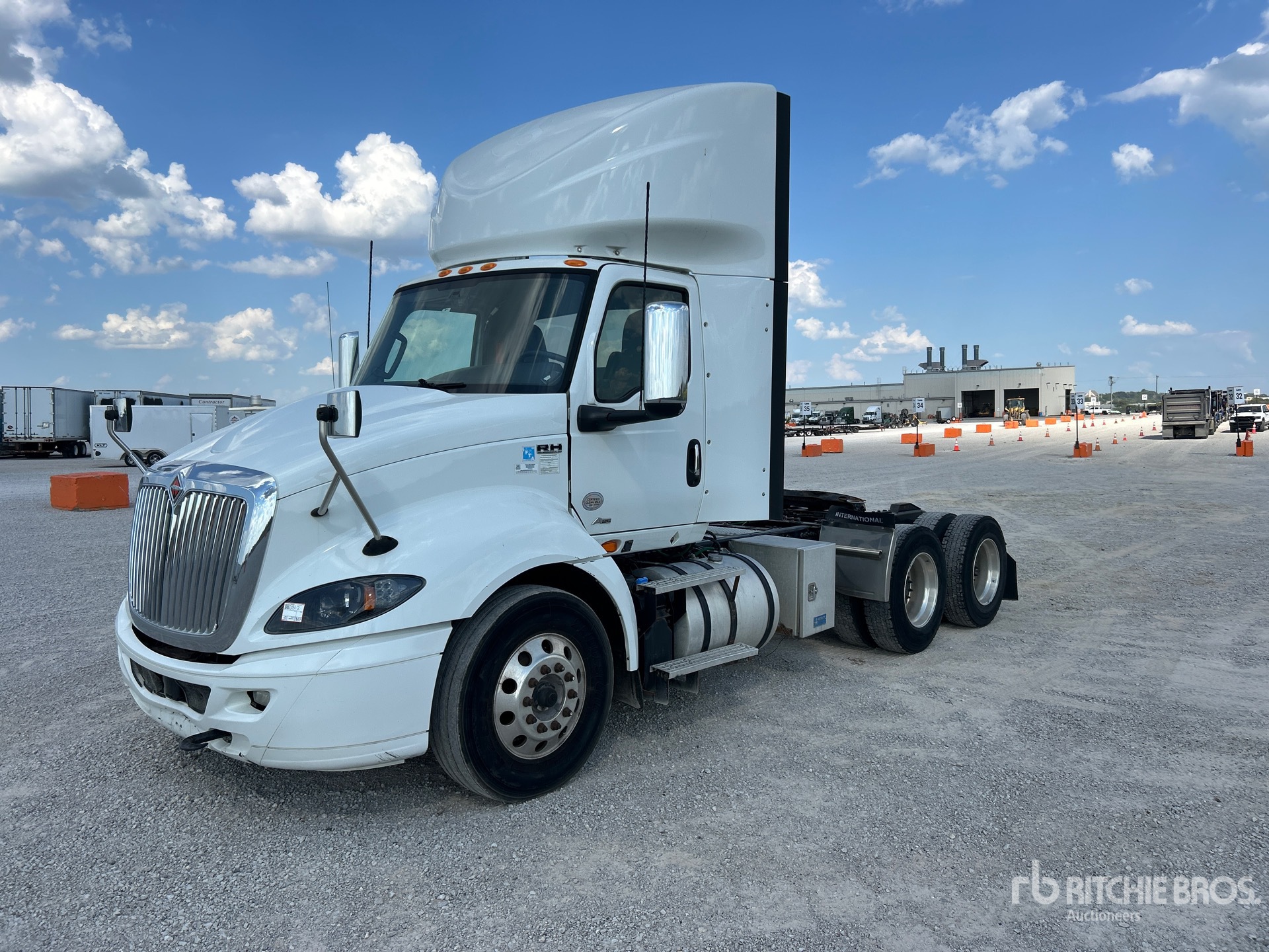 2019 International RH613