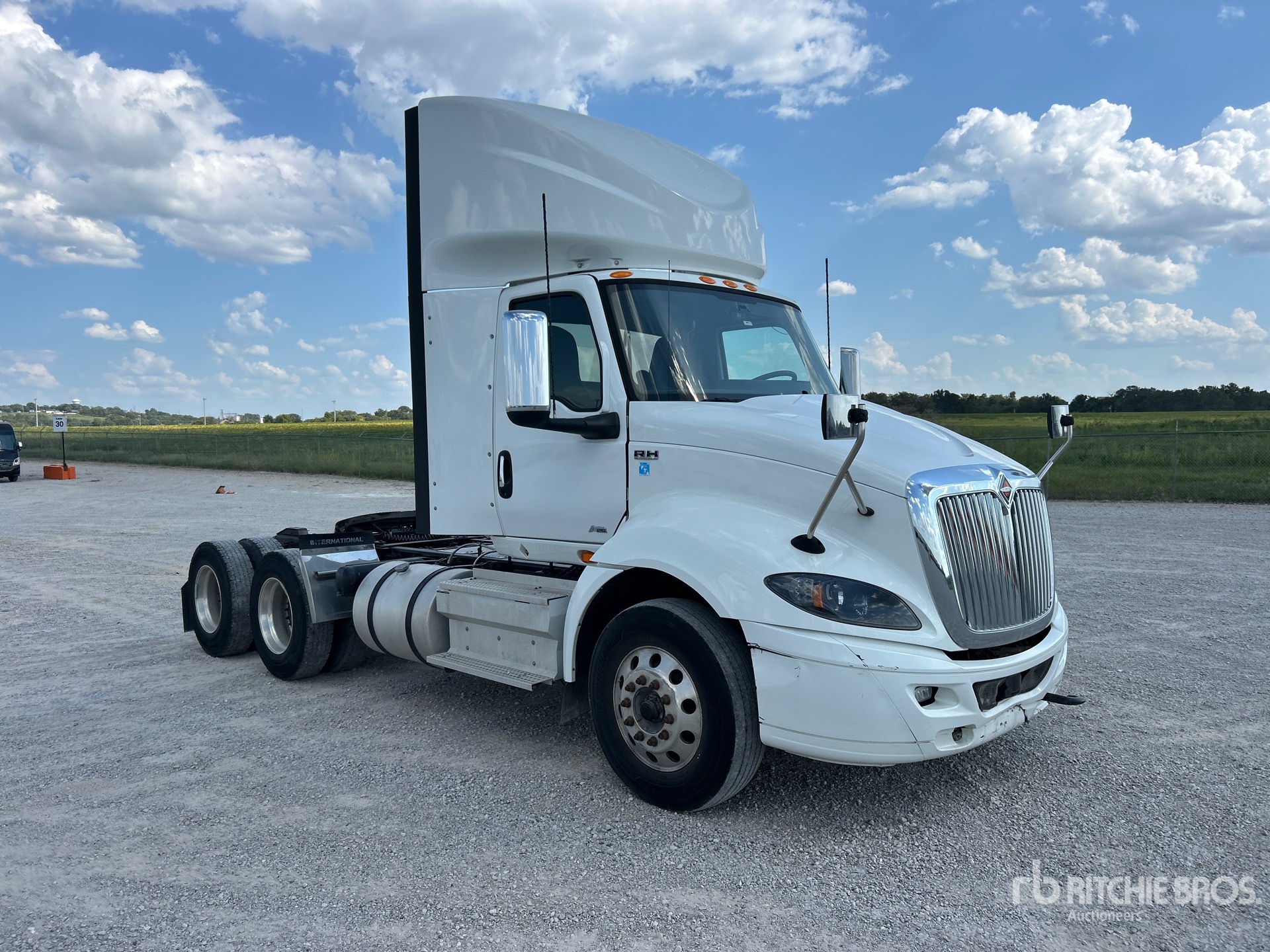 2019 International RH613