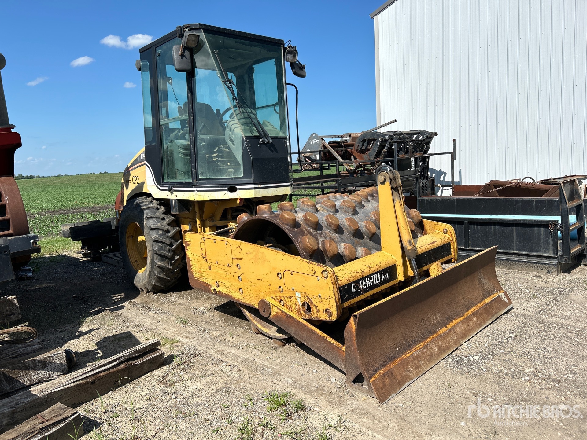 2005 Caterpillar CP-433E