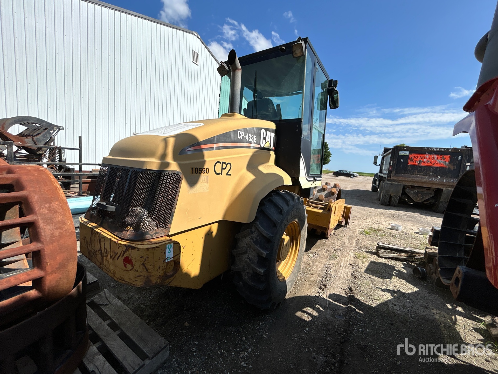 2005 Caterpillar CP-433E