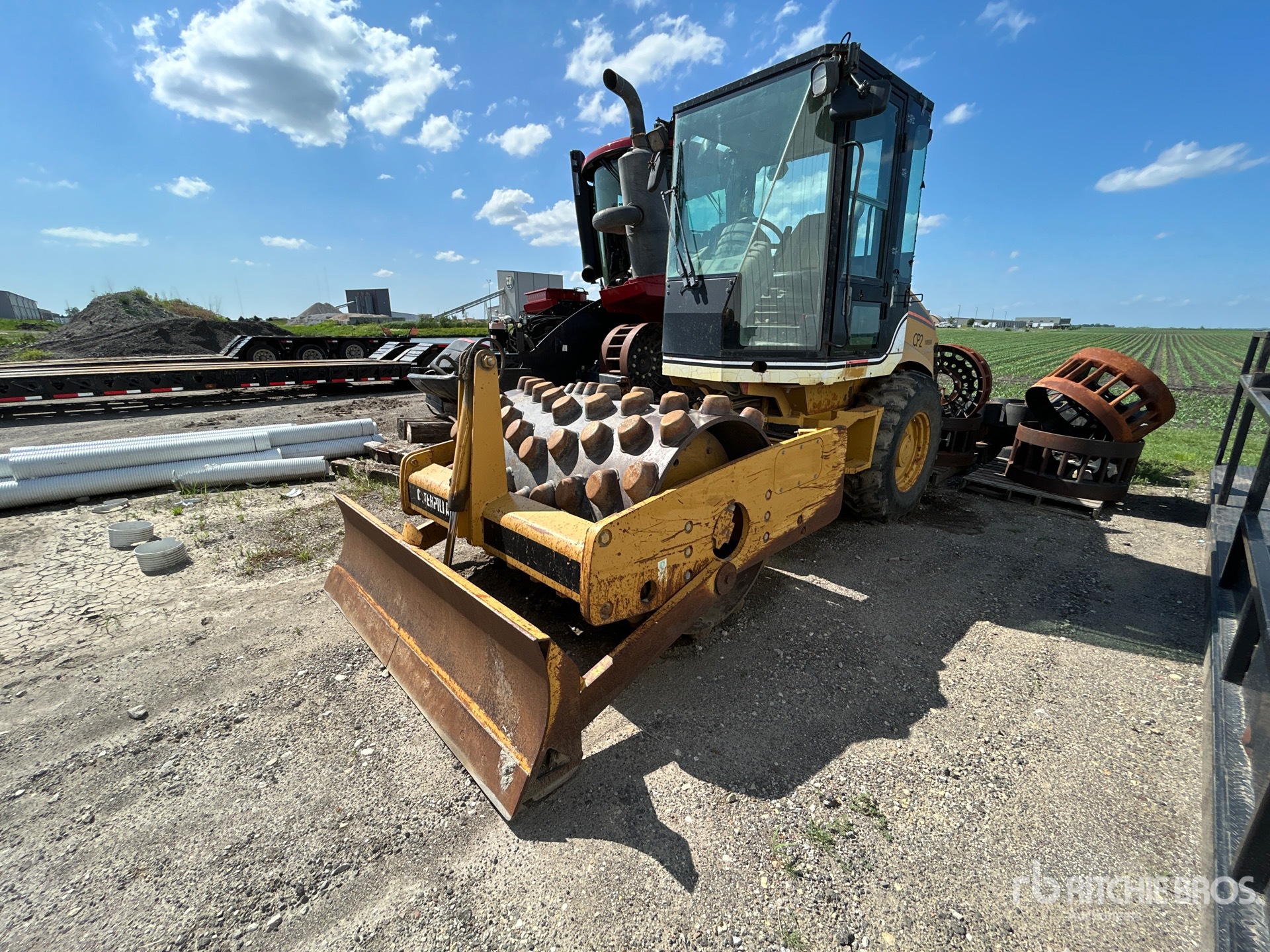 Photo of 2005 Caterpillar CP-433E