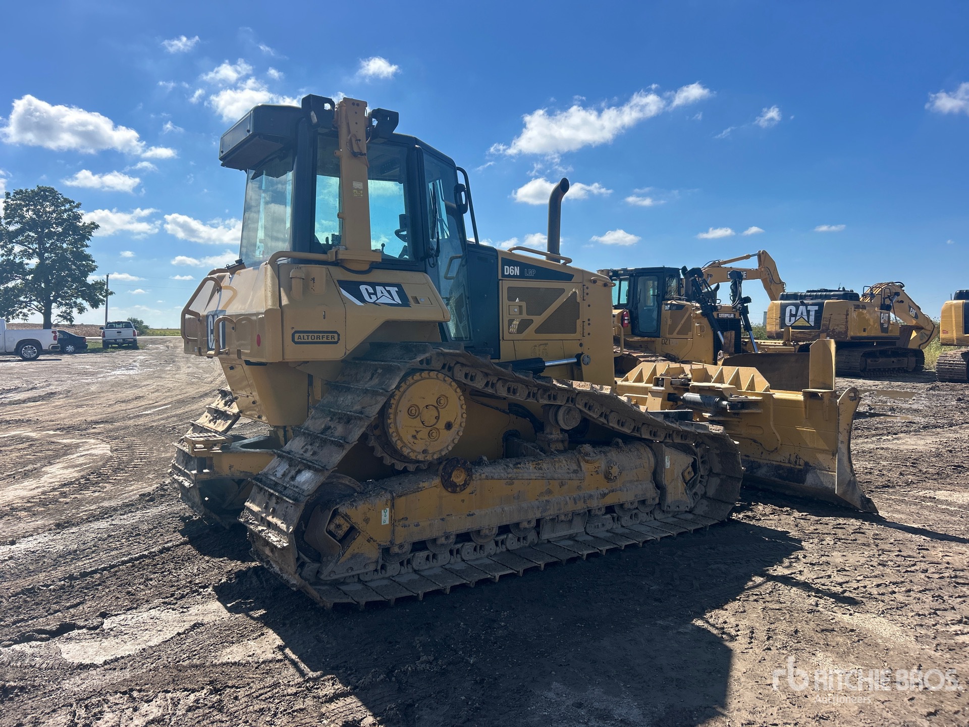 2015 Caterpillar D6N LGP