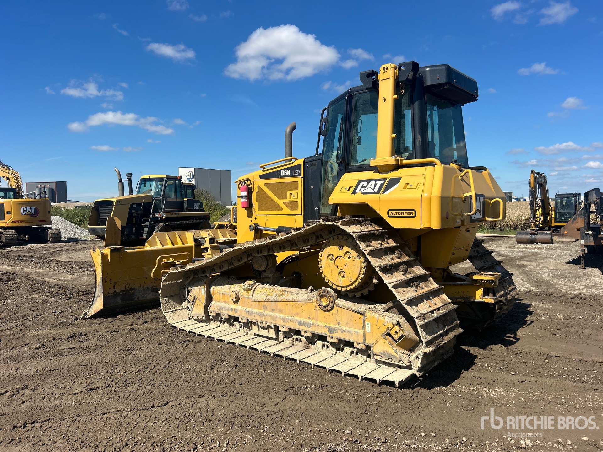 2015 Caterpillar D6N LGP