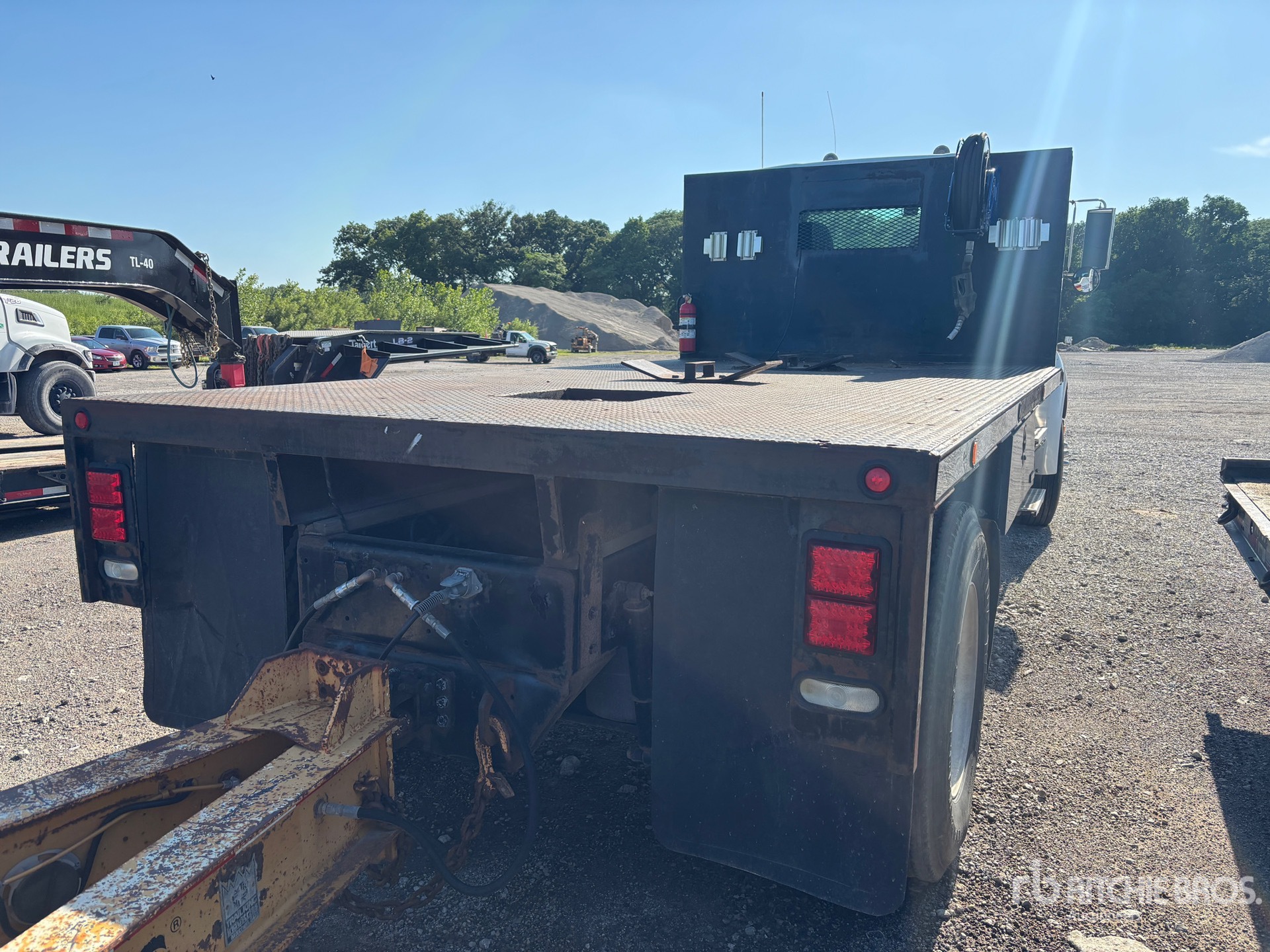2007 Kenworth T300