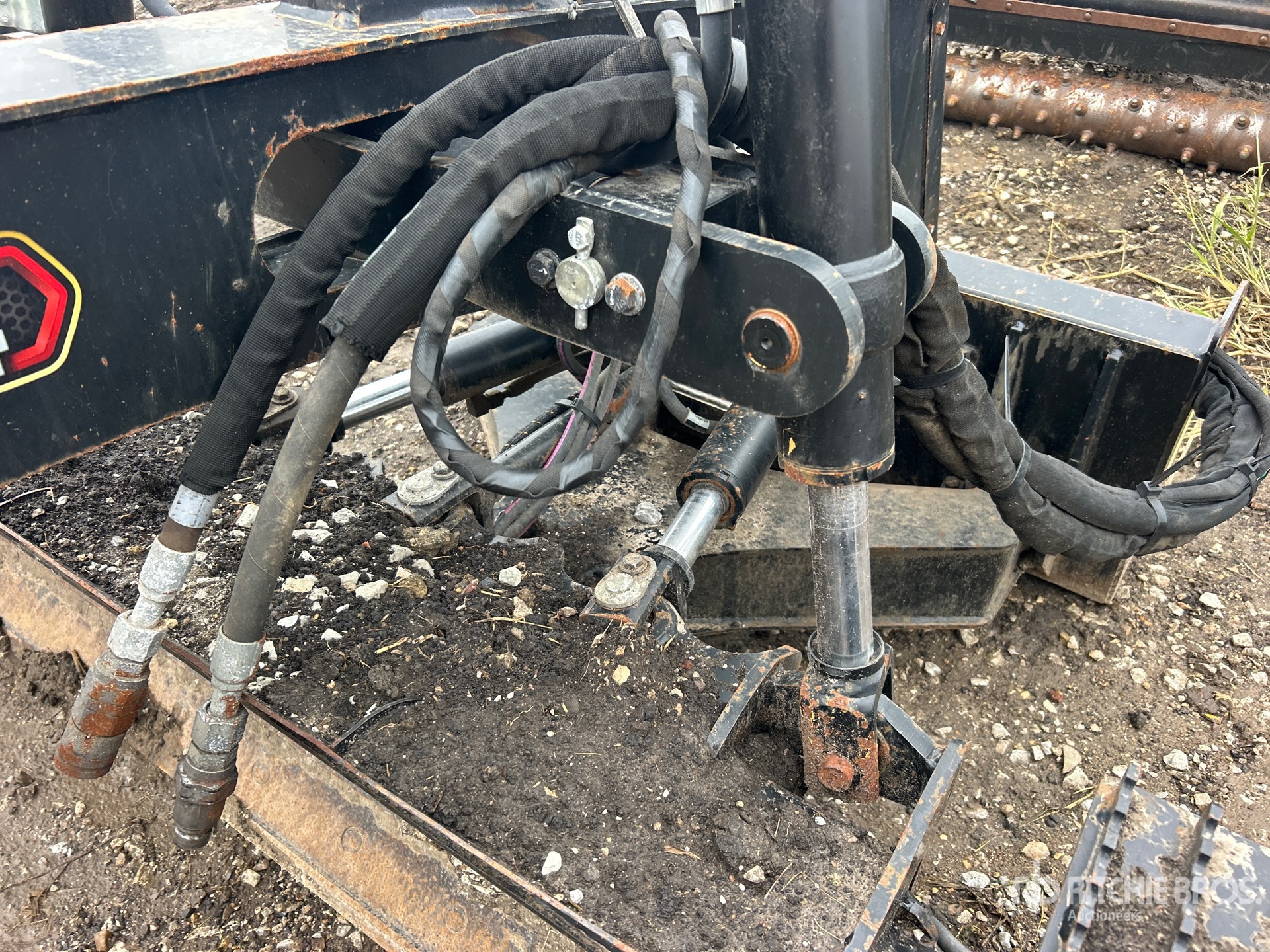 2021 Caterpillar GB124