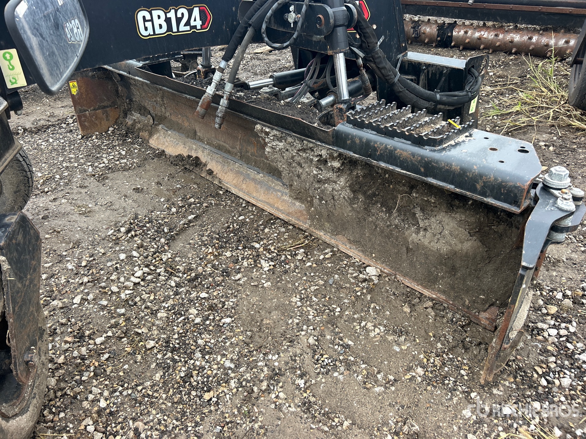 2021 Caterpillar GB124