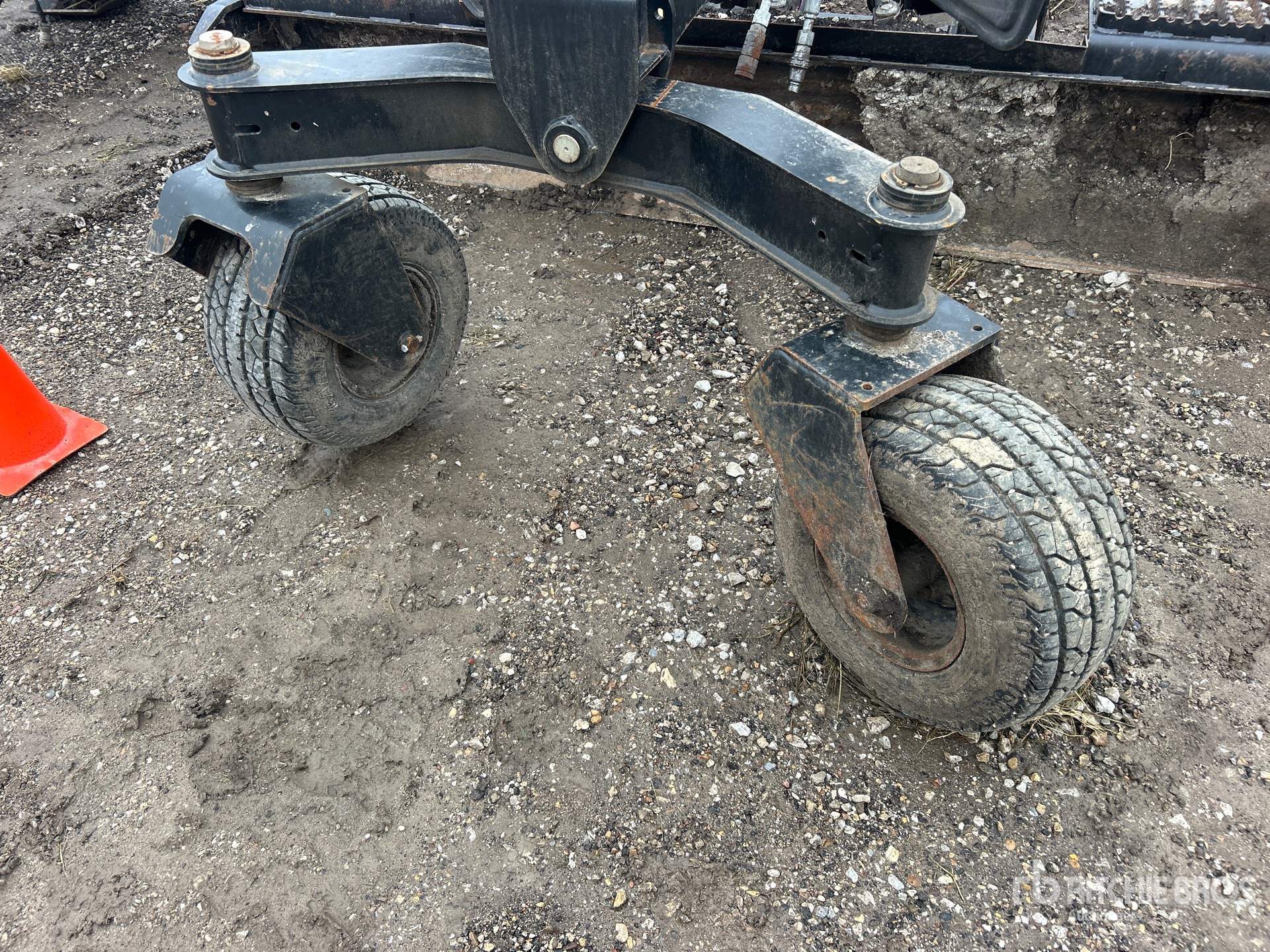 2021 Caterpillar GB124