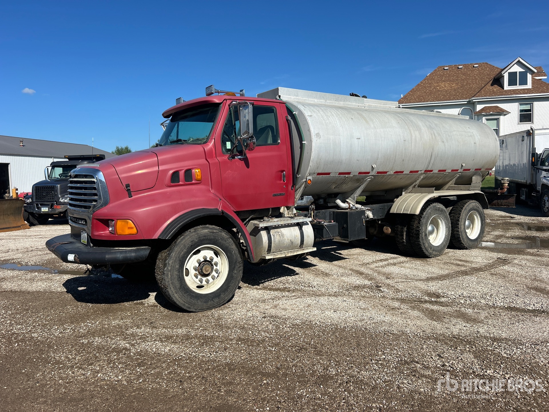 Photo of 1999 Sterling L9513