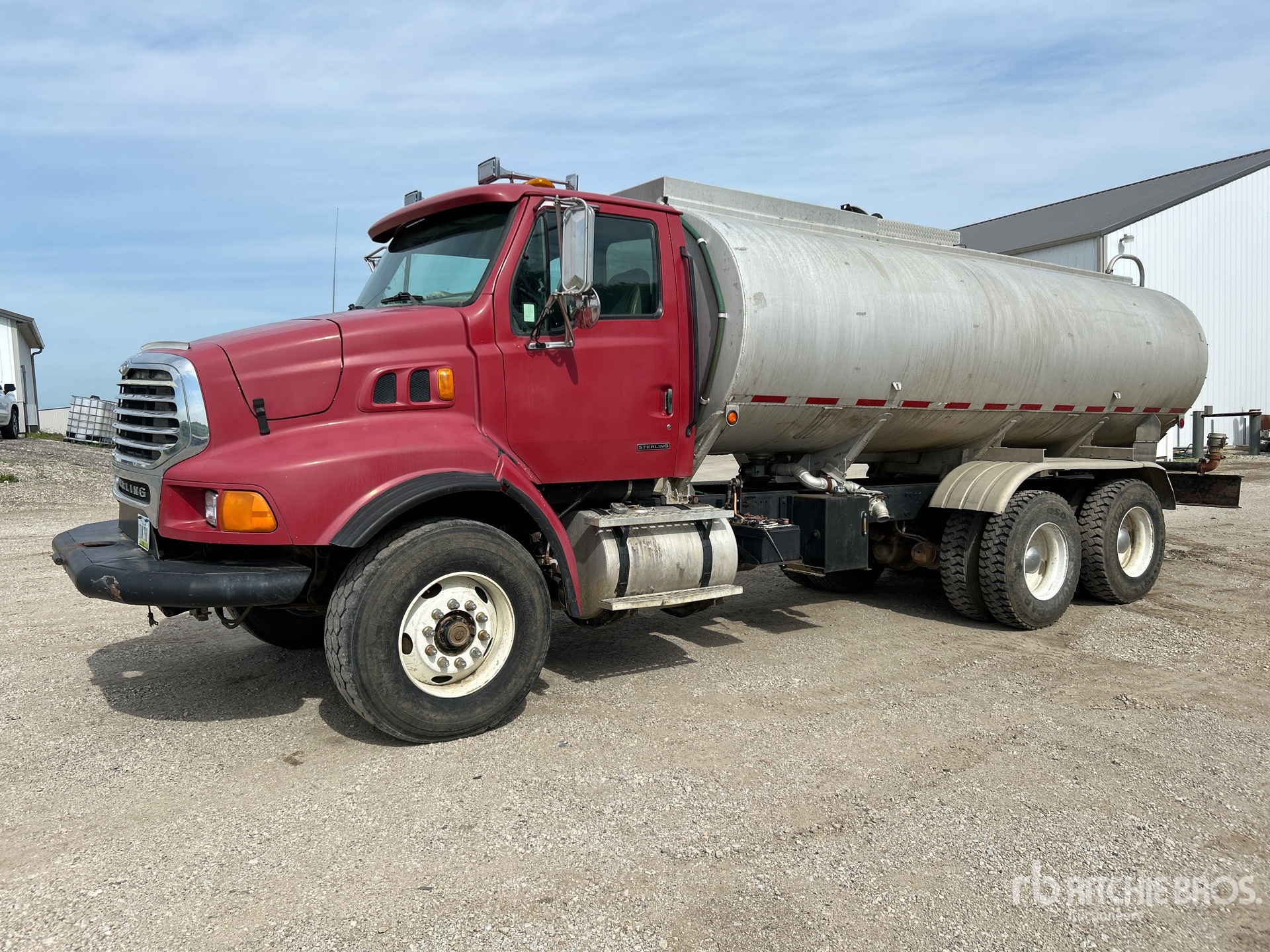 Photo of 1999 Sterling L9513
