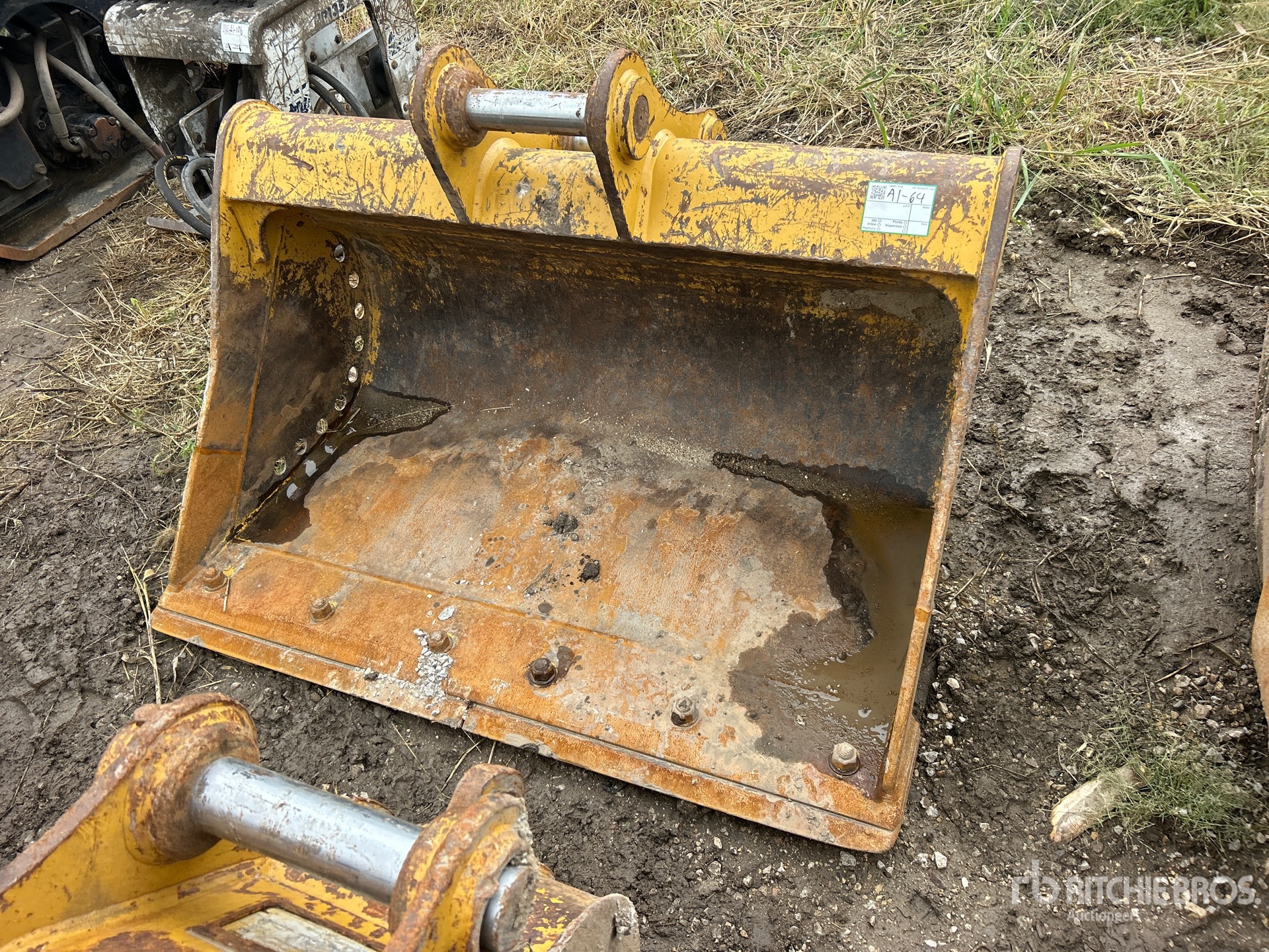  Caterpillar 60 in Cleanup