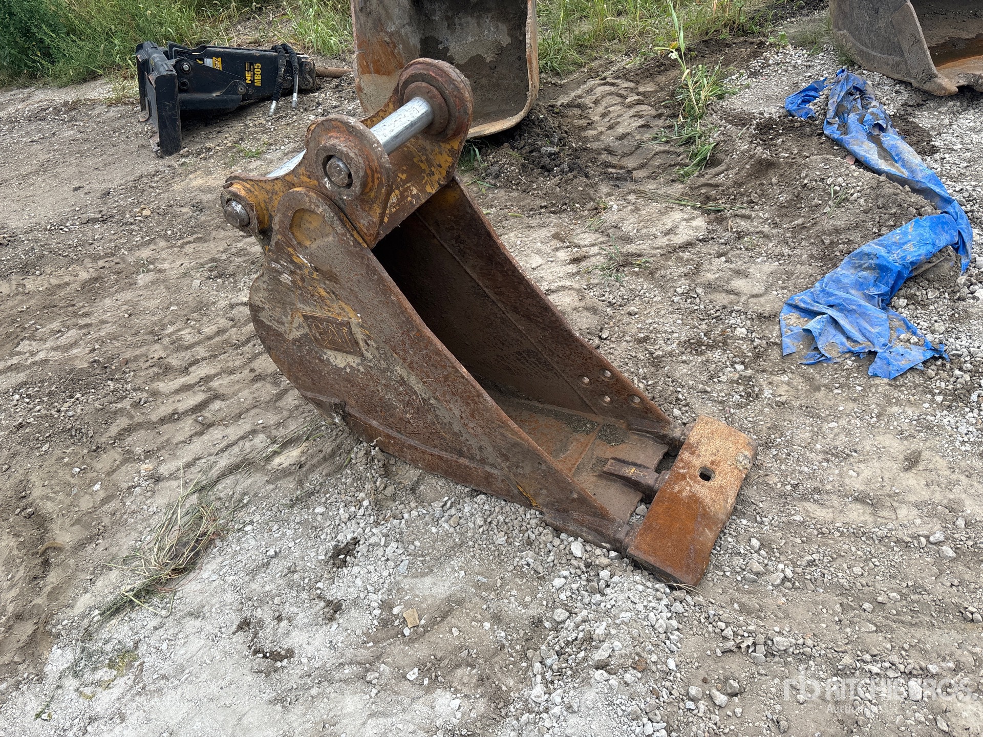 Caterpillar 15 in Digging
