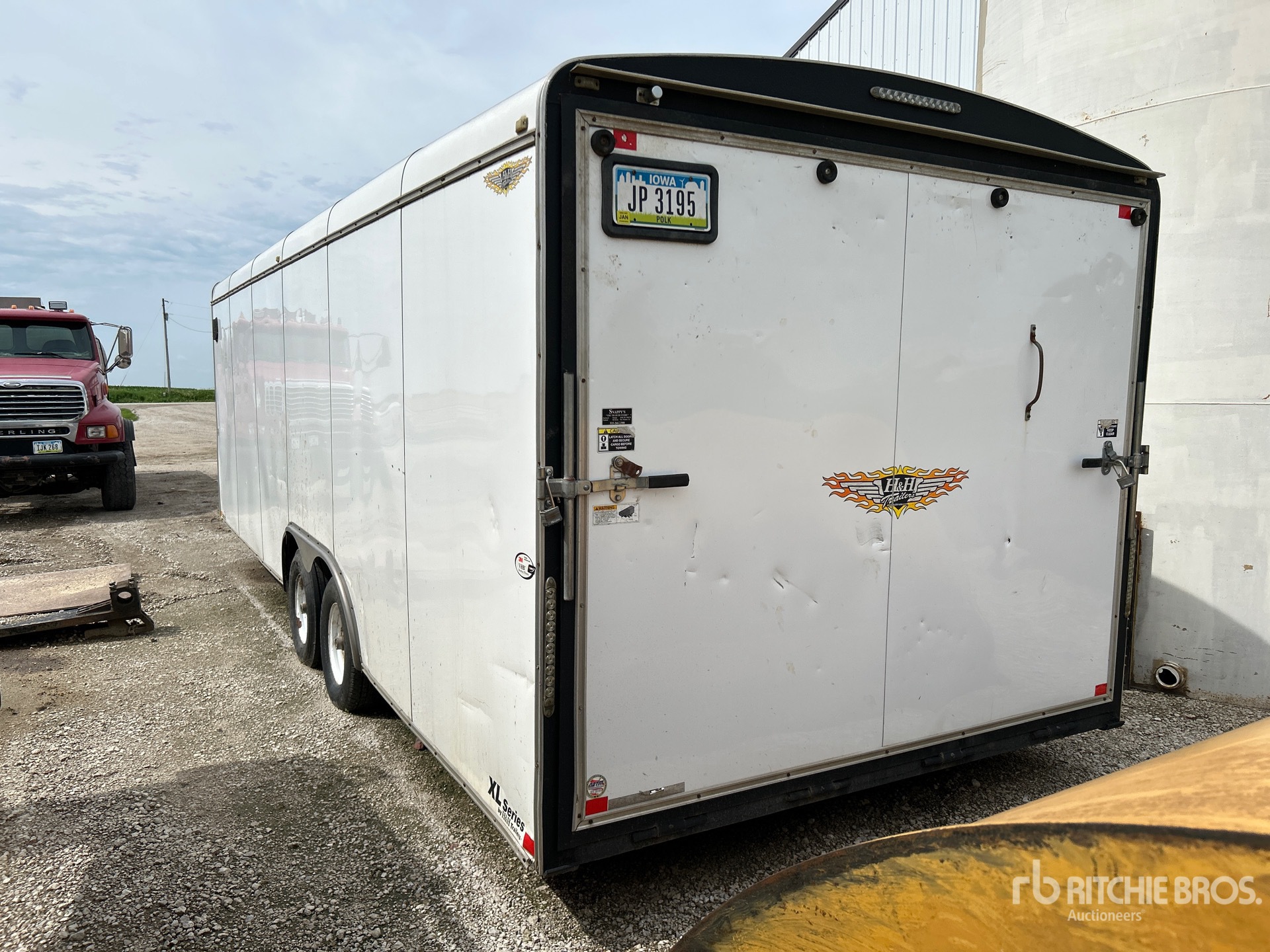 2012 H&H 27 FT T/A