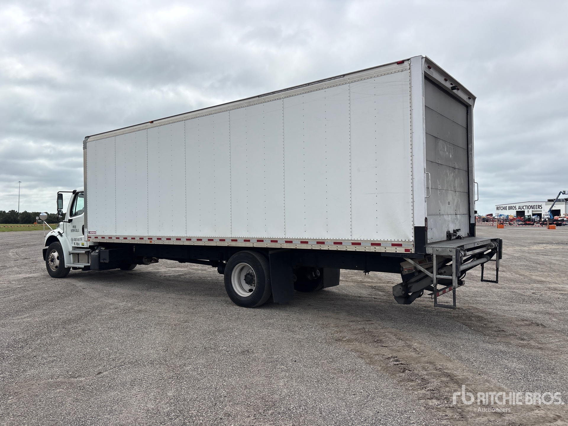 2019 Freightliner M2 106