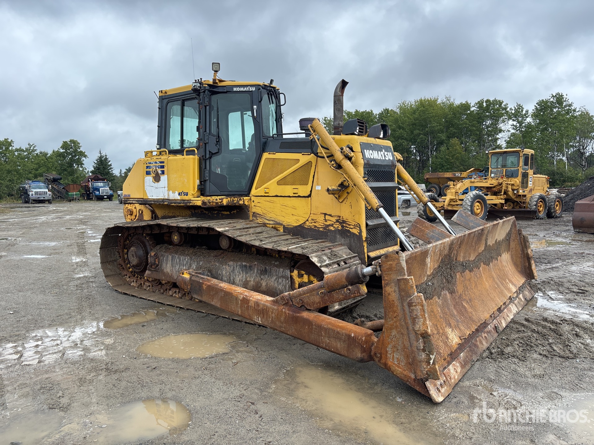 2013 Komatsu D65PX-17