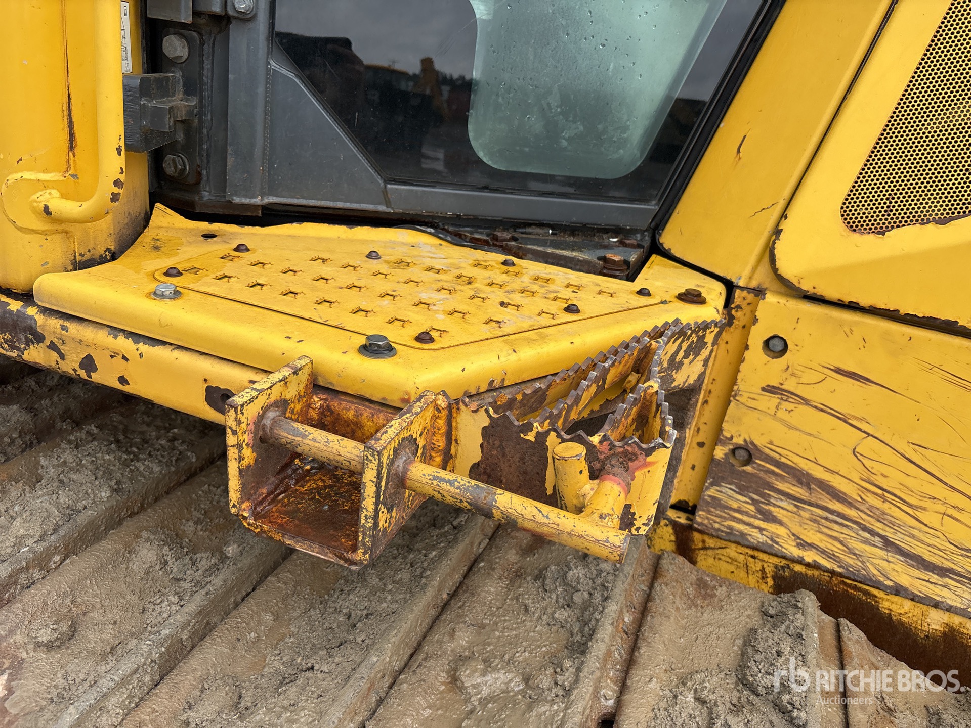 2013 Komatsu D65PX-17