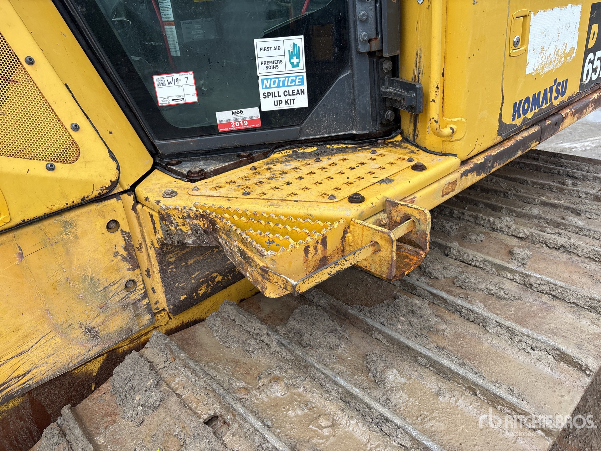 2013 Komatsu D65PX-17