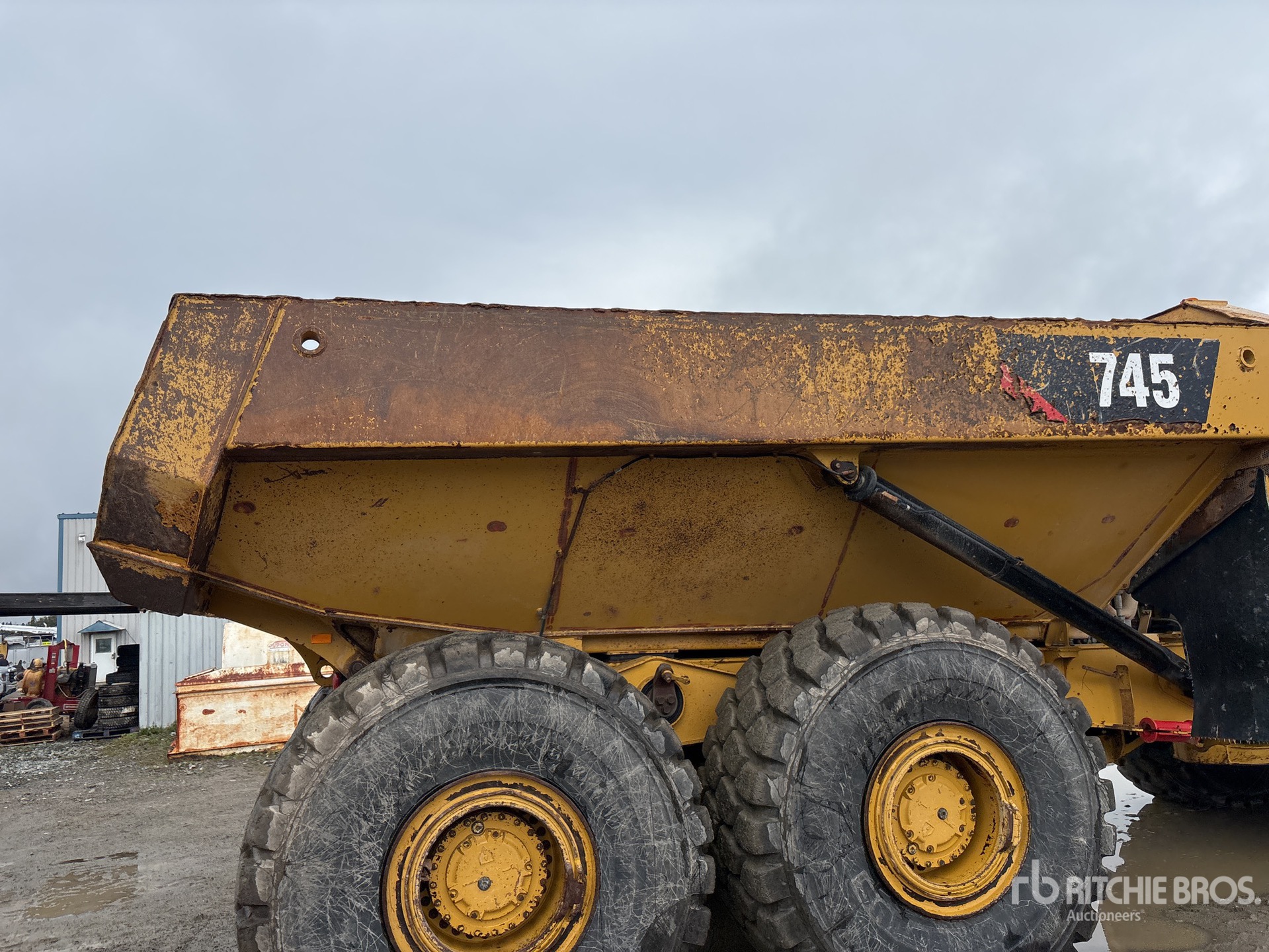 2020 Caterpillar 745