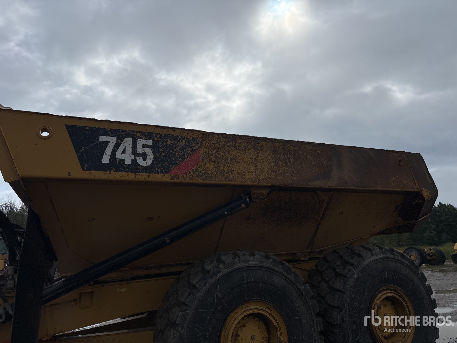 2020 Caterpillar 745