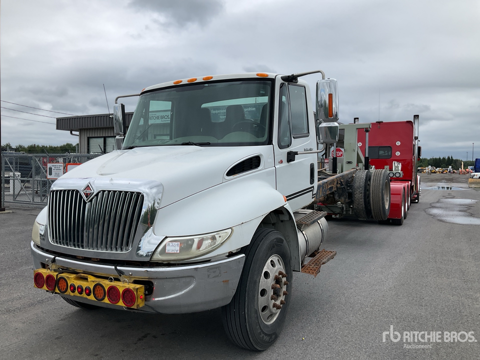 2013 International 4300 SBA