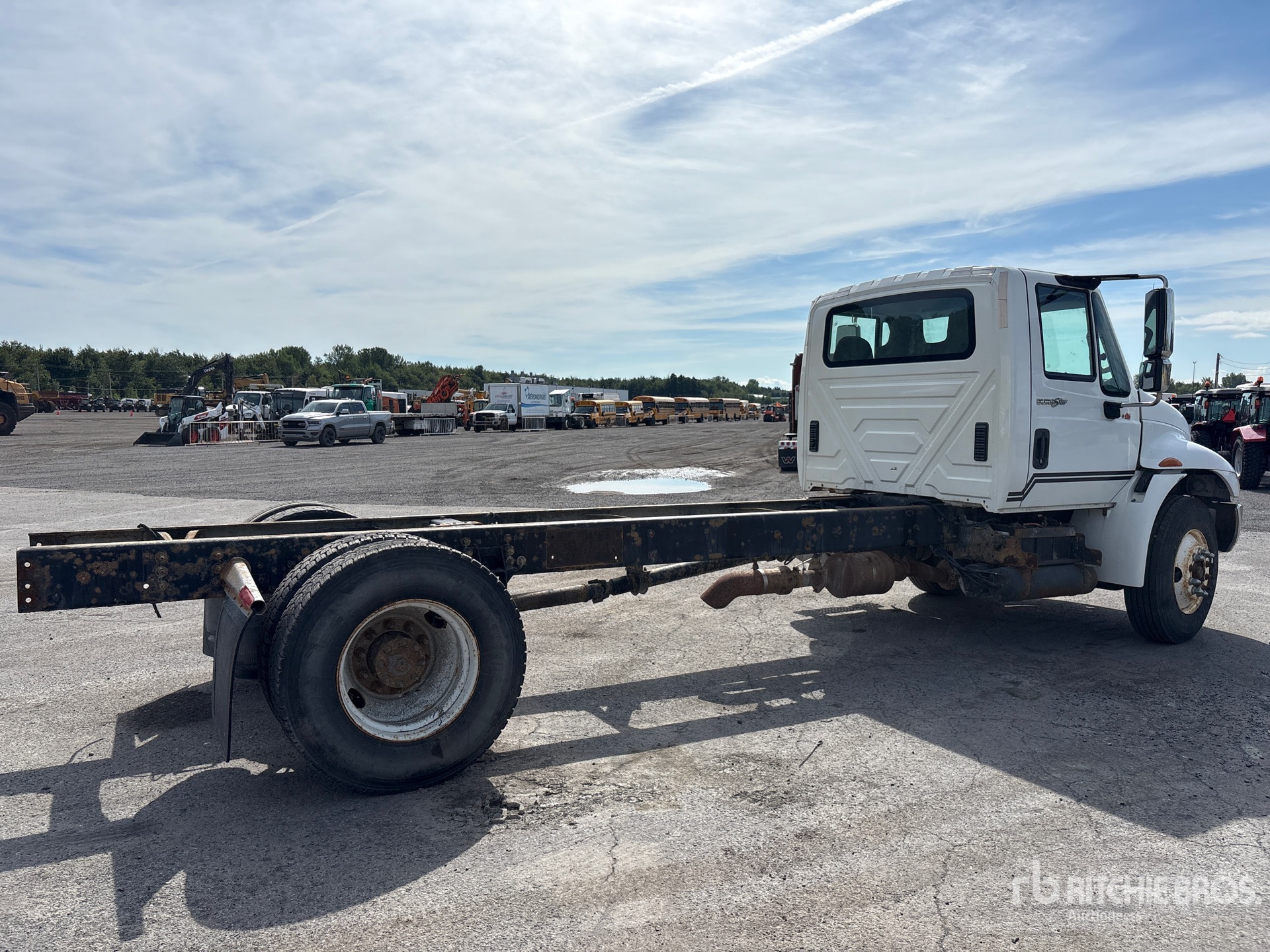 2013 International 4300 SBA