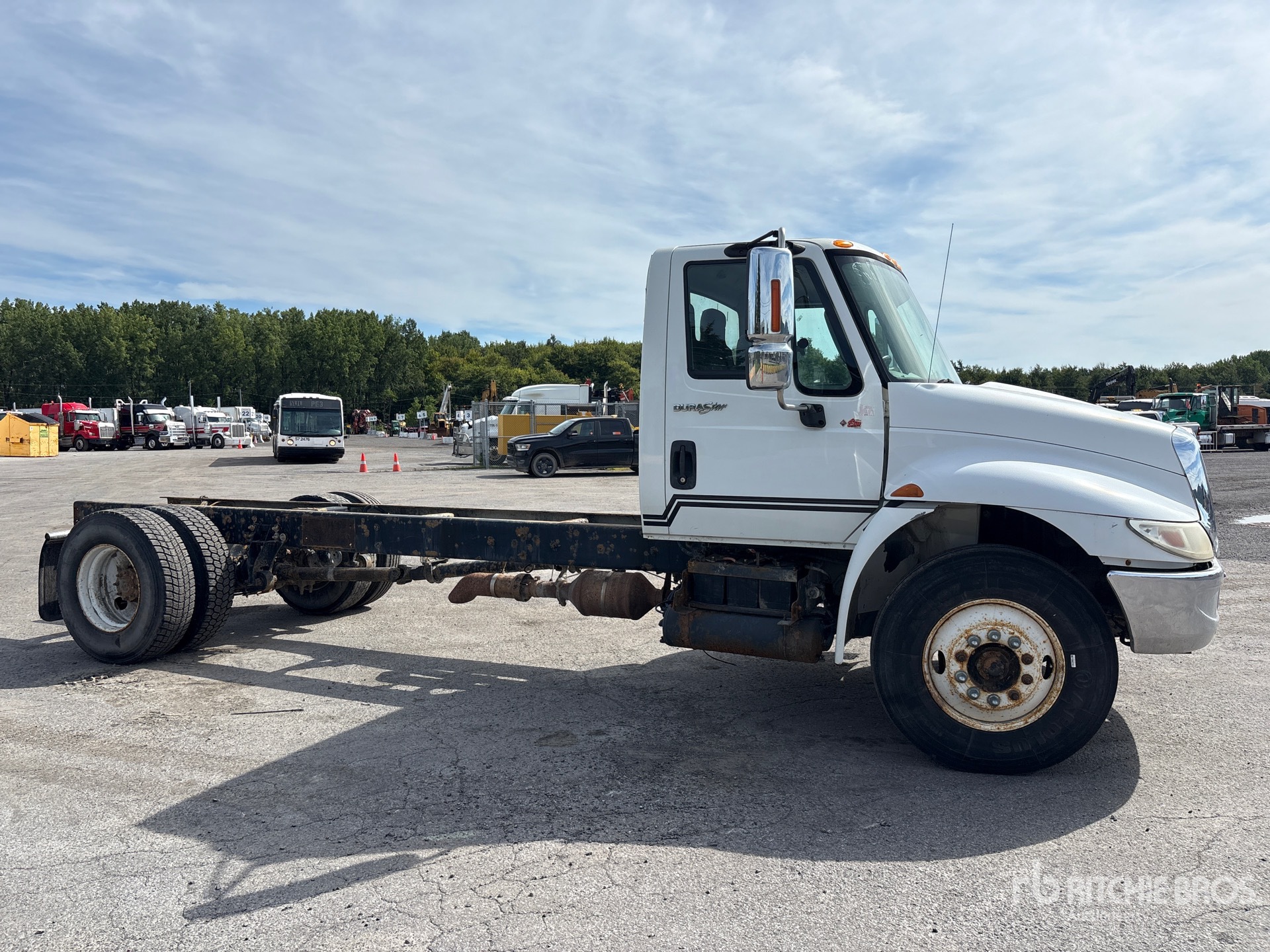 2013 International 4300 SBA