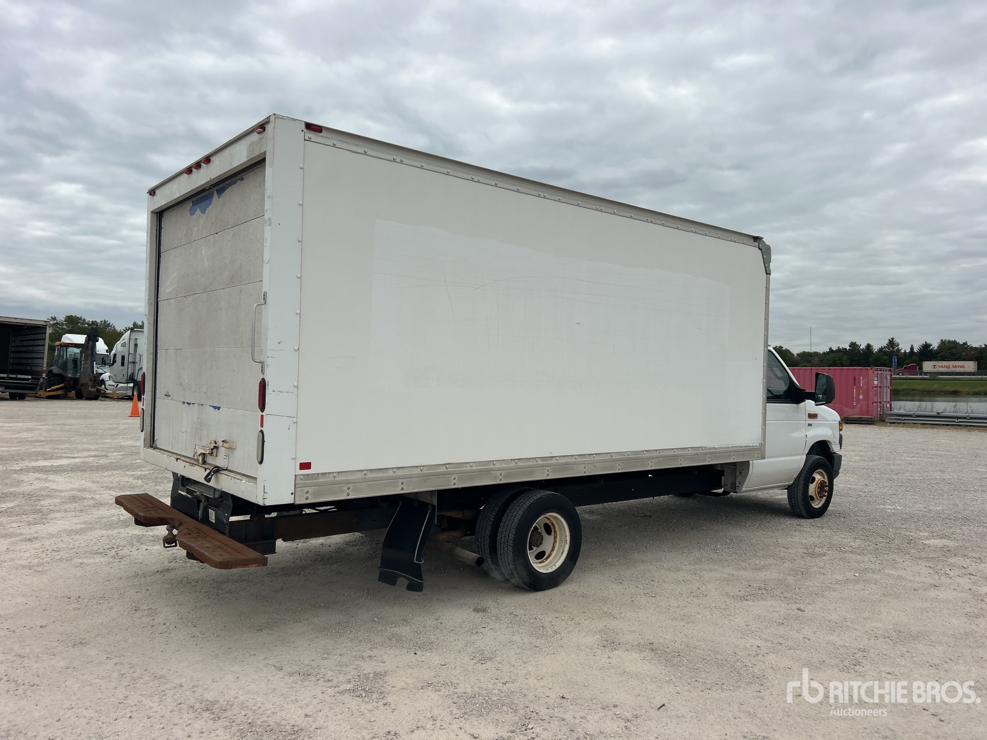 2016 Ford E350