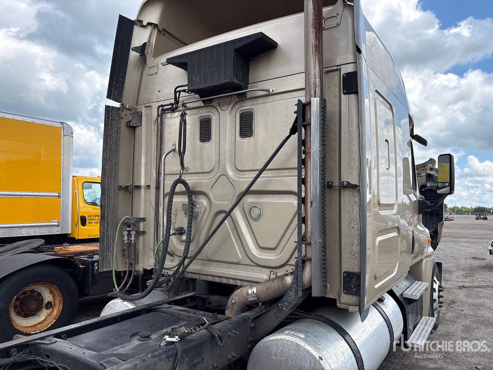 2014 Freightliner CASCADIA 125