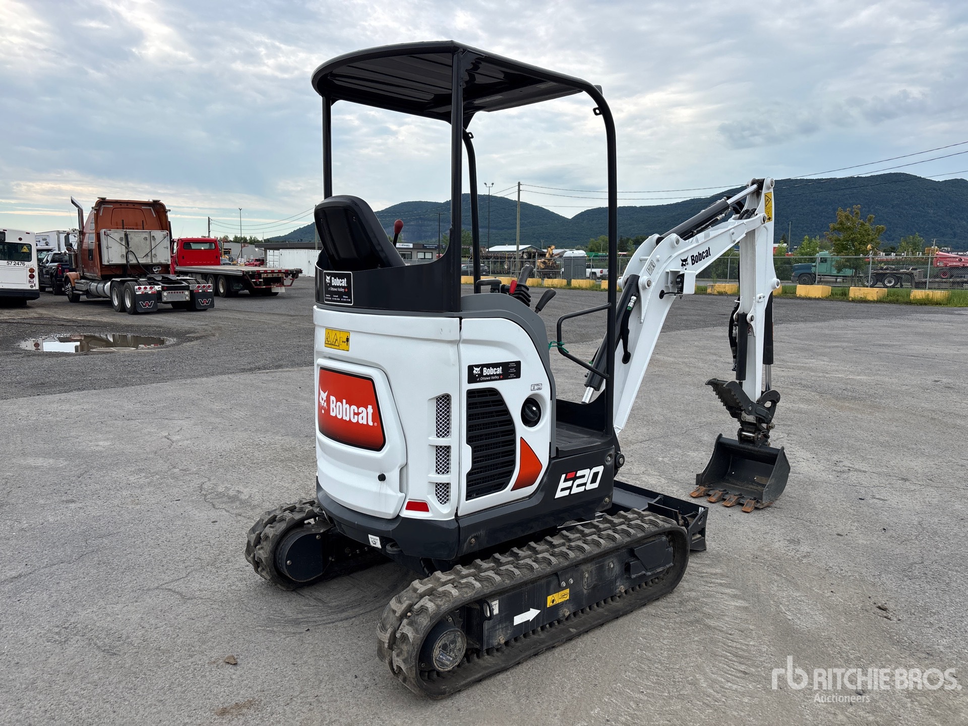 2022 Bobcat E20