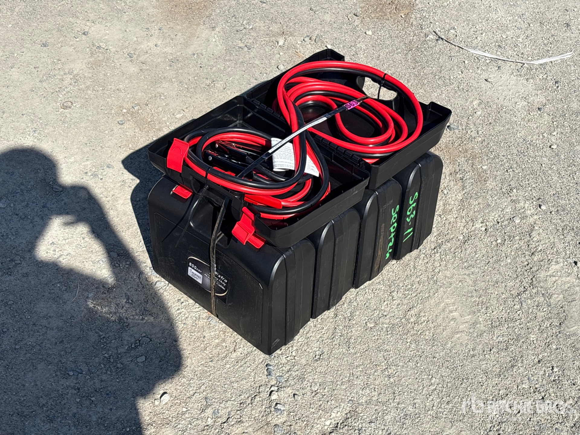 General Appearance with Bild, Ecke vorne links