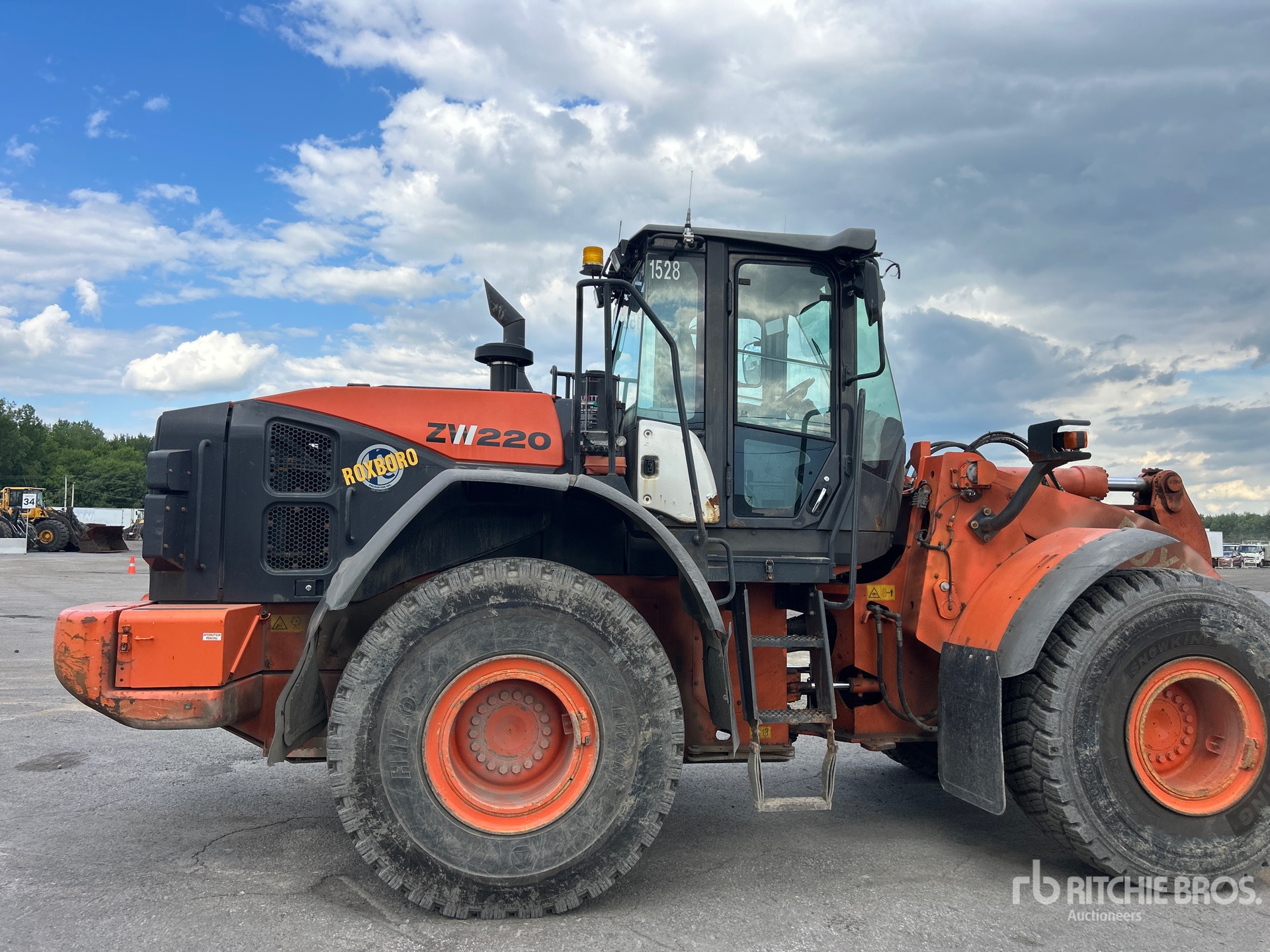 2017 Hitachi ZW220