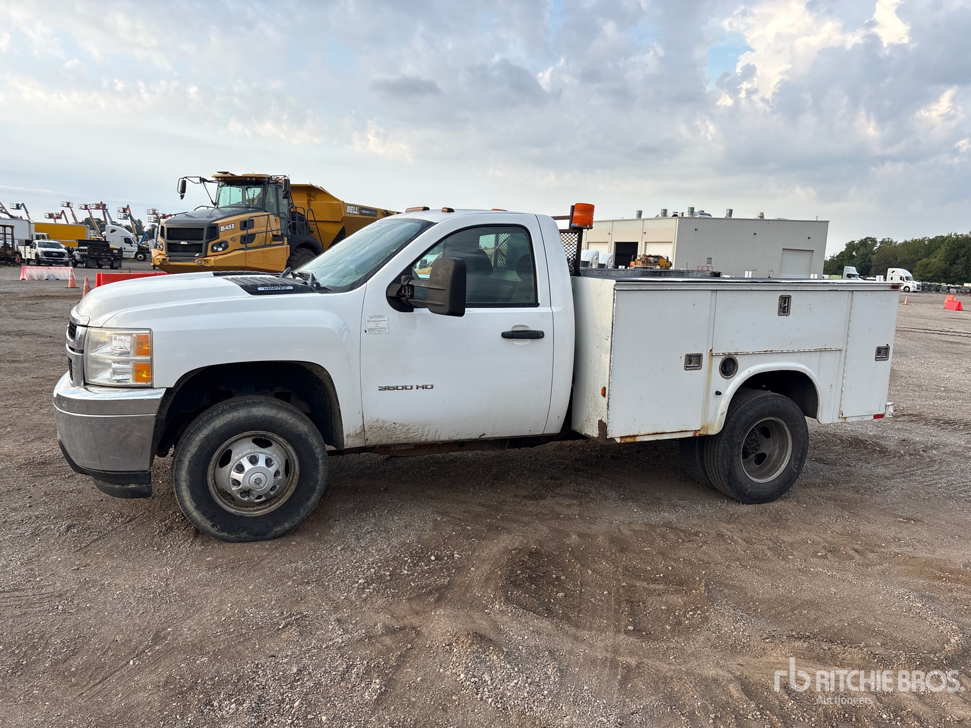 Photo of 2011 Chevrolet SILVERADO 3500H
