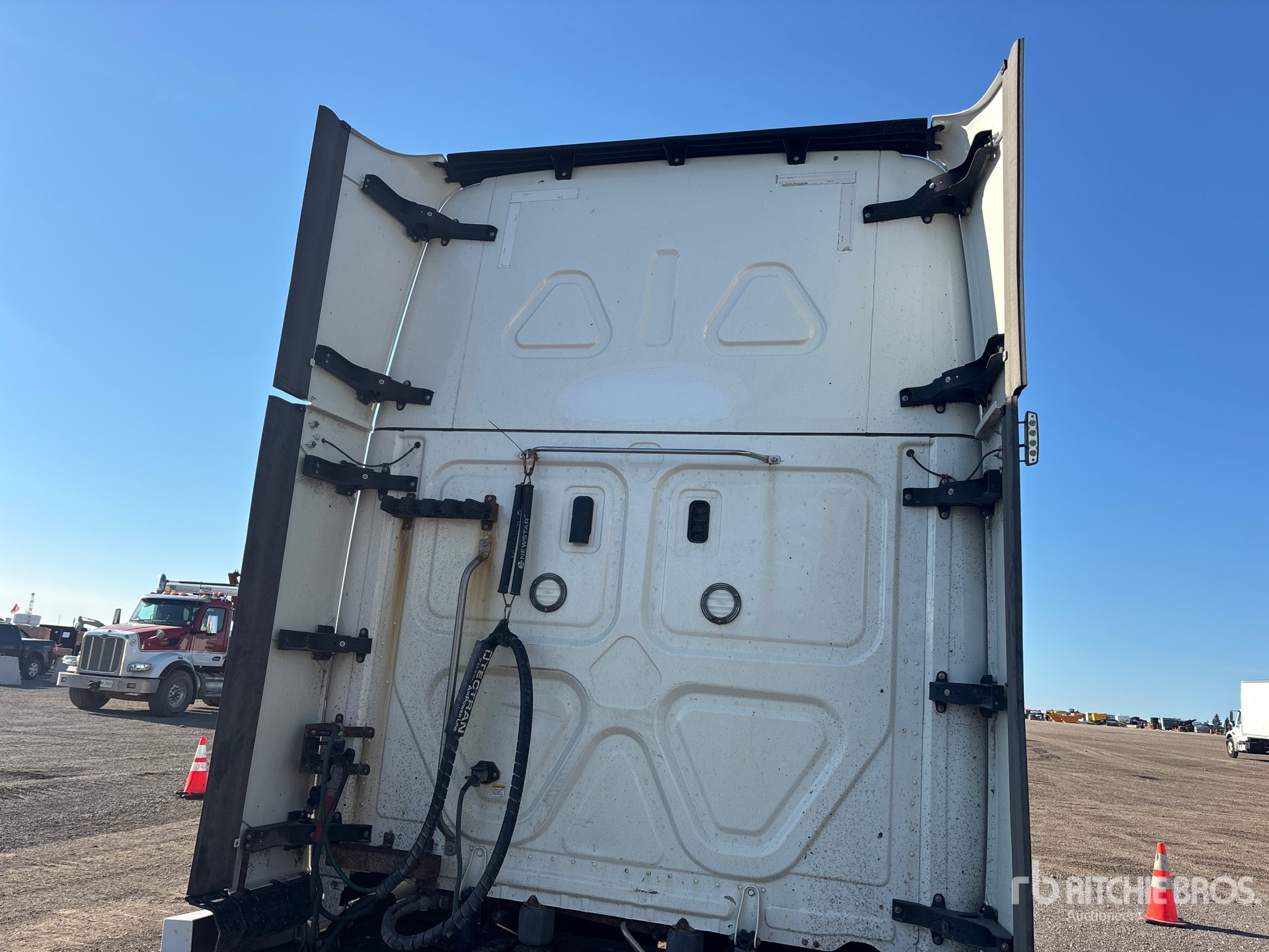 2018 Freightliner CASCADIA 126
