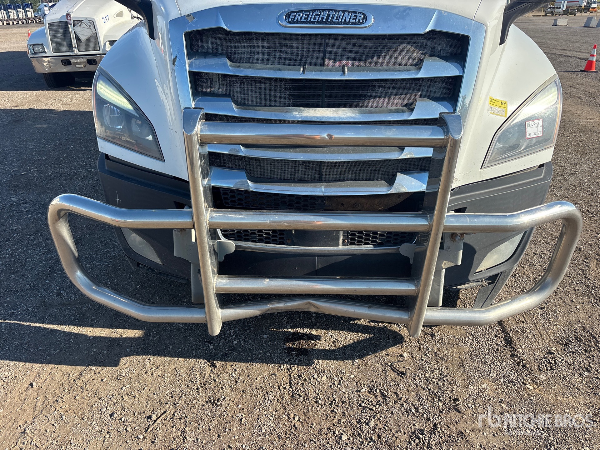 2018 Freightliner CASCADIA 126